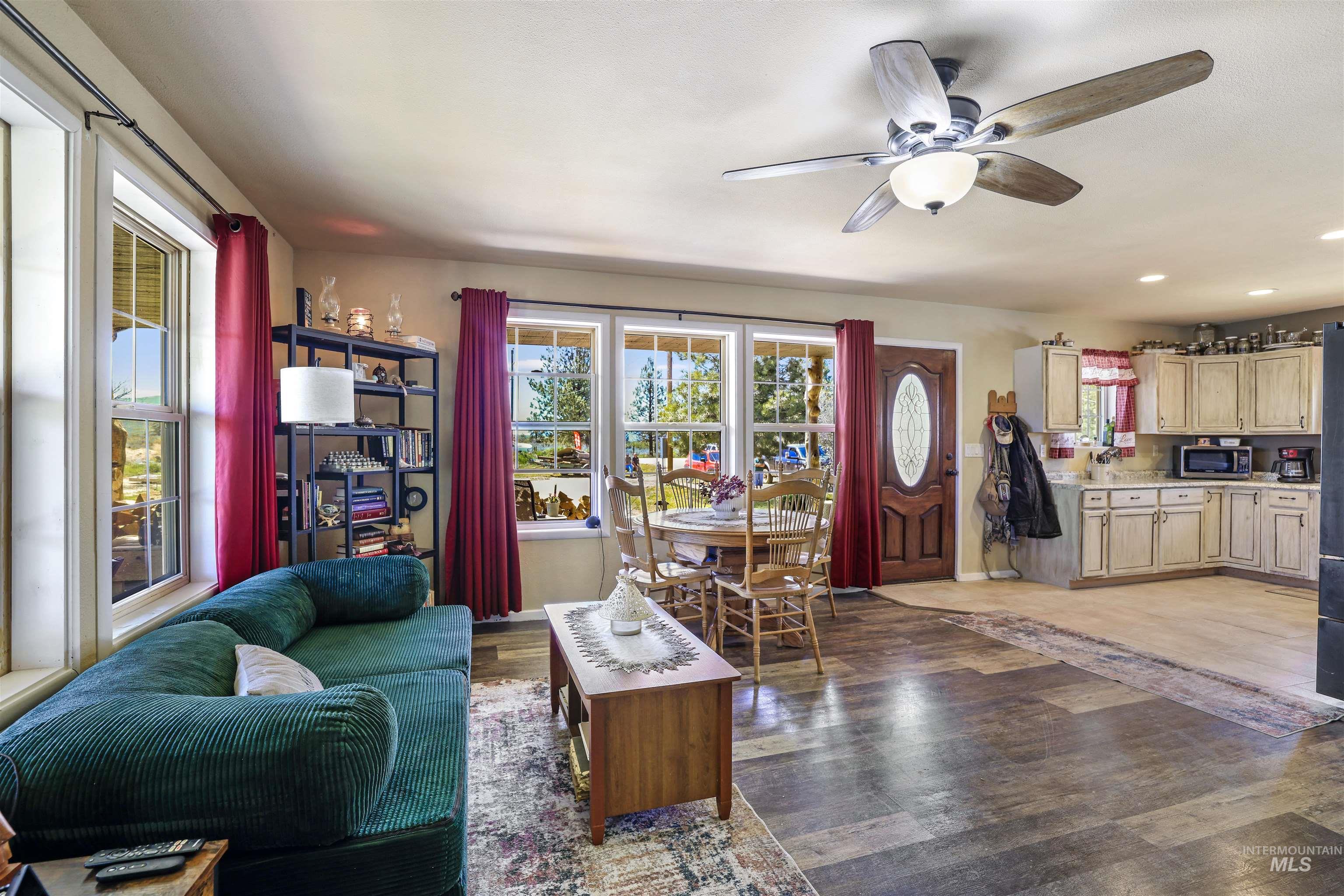 70 E Prairie Road, Prairie, Idaho 83647, 2 Bedrooms, 1 Bathroom, Residential For Sale, Price $276,000, 98985647