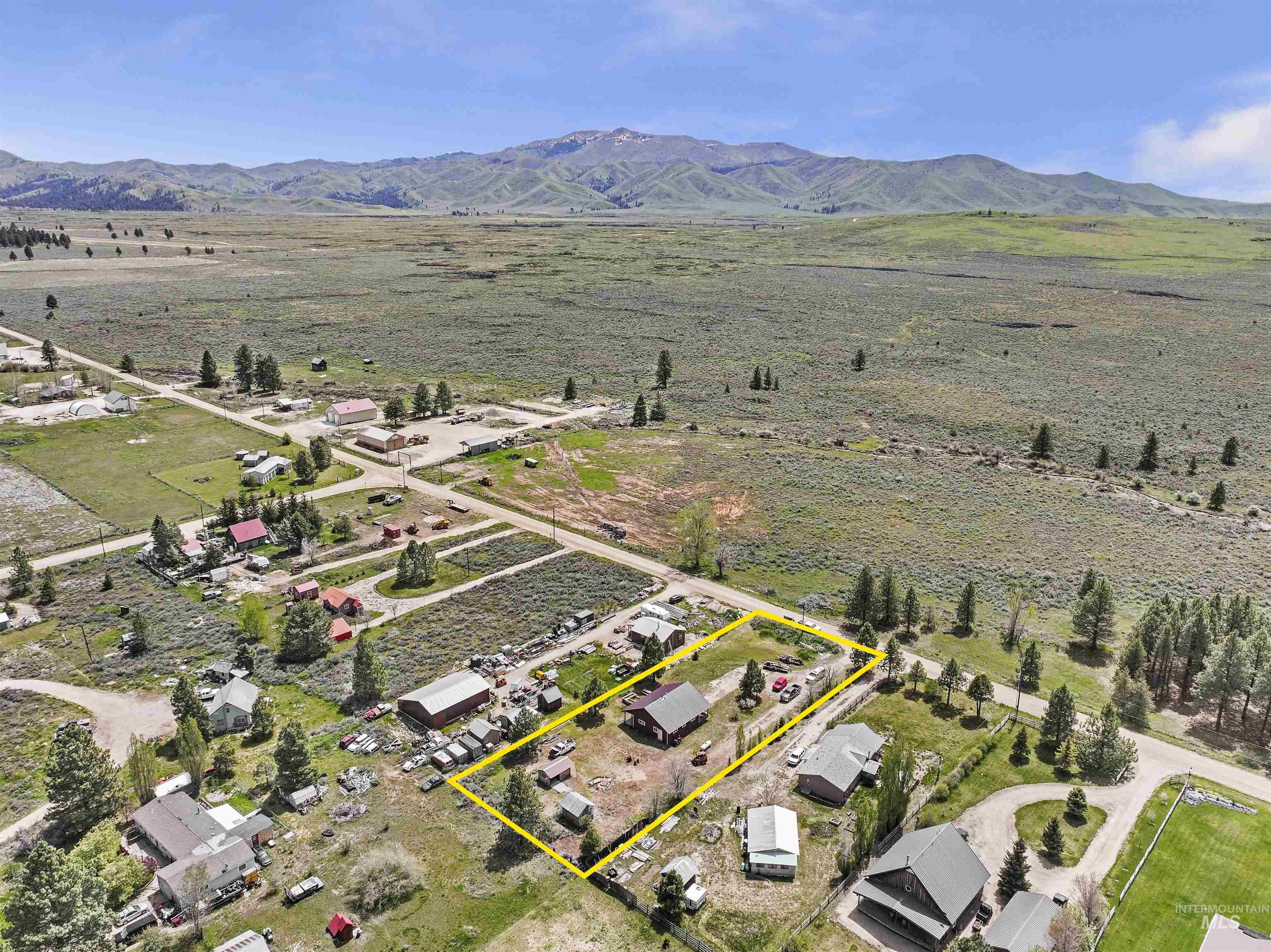 70 E Prairie Road, Prairie, Idaho 83647-8431, 2 Bedrooms, 1 Bathroom, Residential For Sale, Price $285,000, 98985647