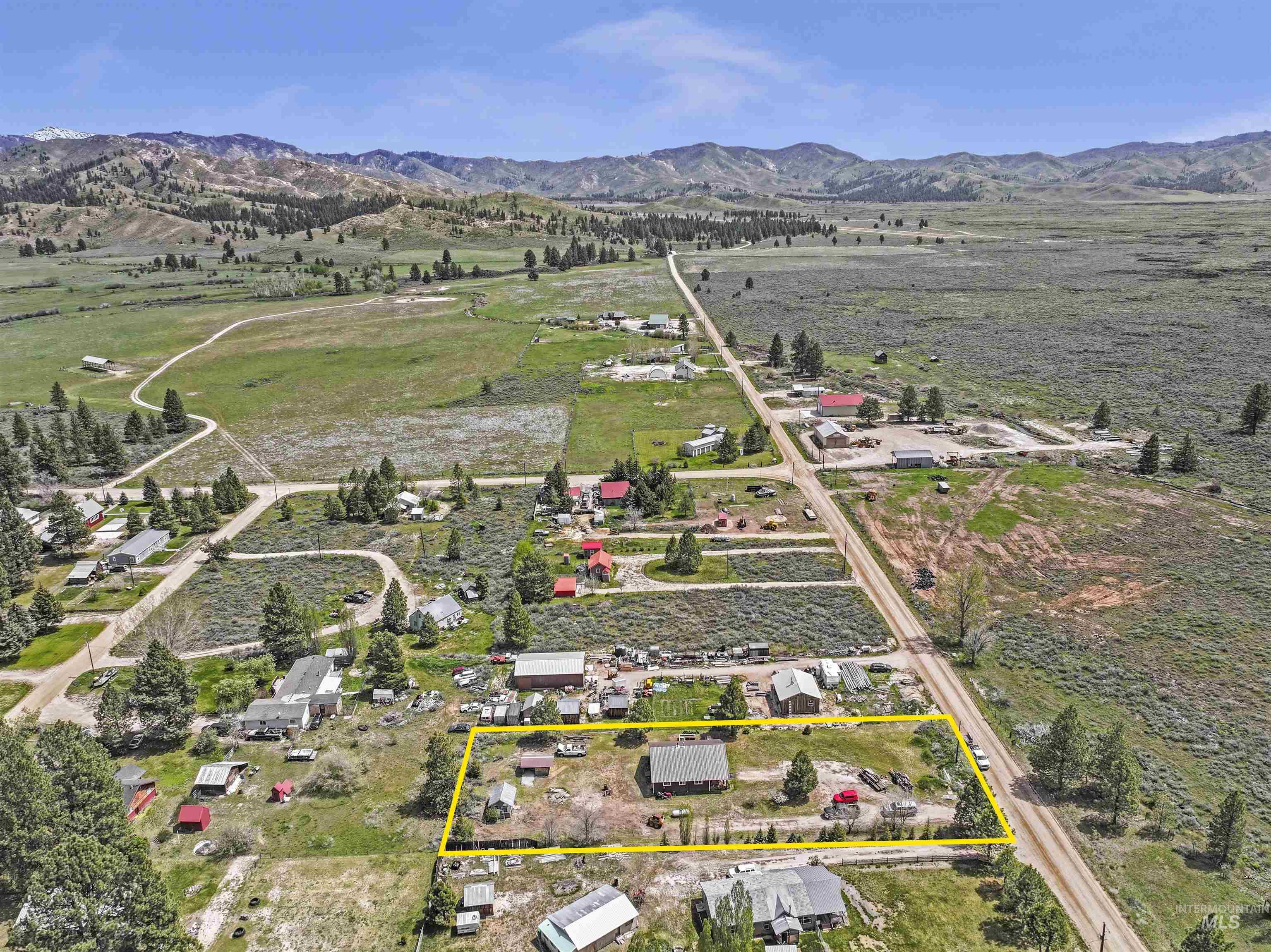 70 E Prairie Road, Prairie, Idaho 83647-8431, 2 Bedrooms, 1 Bathroom, Residential For Sale, Price $285,000, 98985647