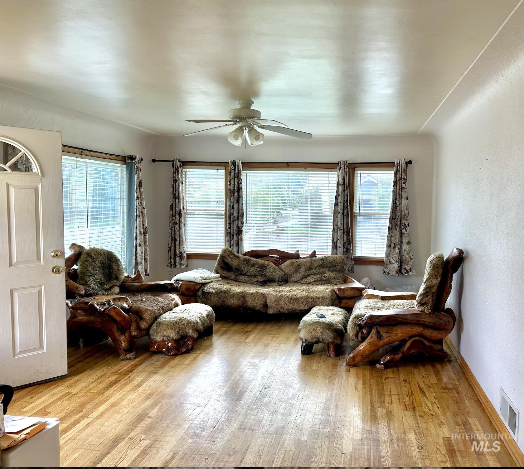 354 W Galloway, Weiser, Idaho 83672, 3 Bedrooms, 2 Bathrooms, Residential For Sale, Price $395,000,MLS 98985648