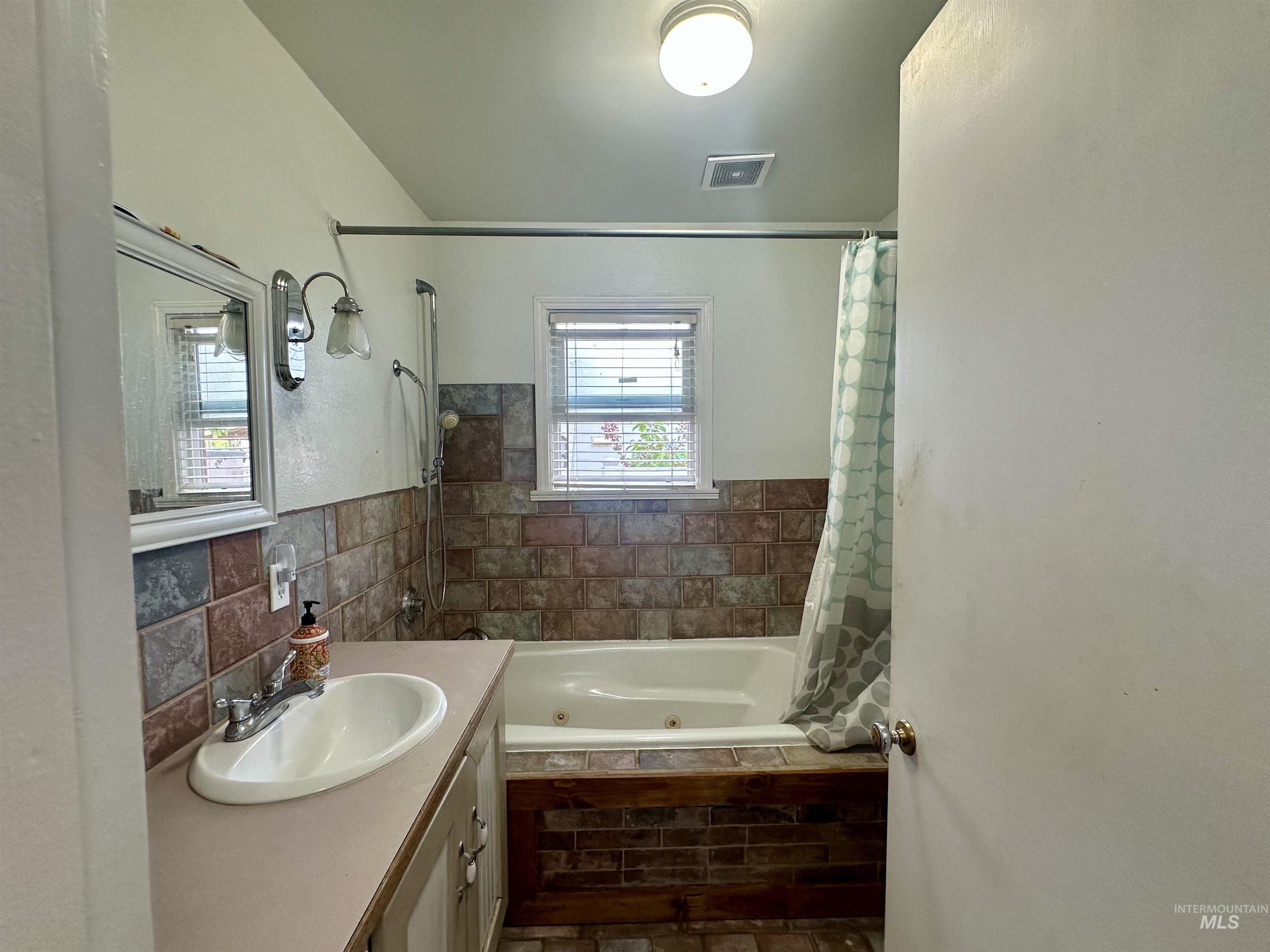 354 W Galloway, Weiser, Idaho 83672, 3 Bedrooms, 2 Bathrooms, Residential For Sale, Price $395,000,MLS 98985648