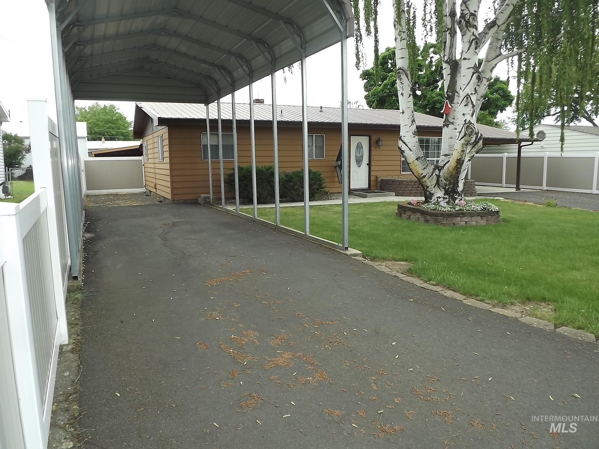 1114 Alder Avenue, Lewiston, Idaho 83501, 4 Bedrooms, 2 Bathrooms, Residential For Sale, Price $374,900,MLS 98985652
