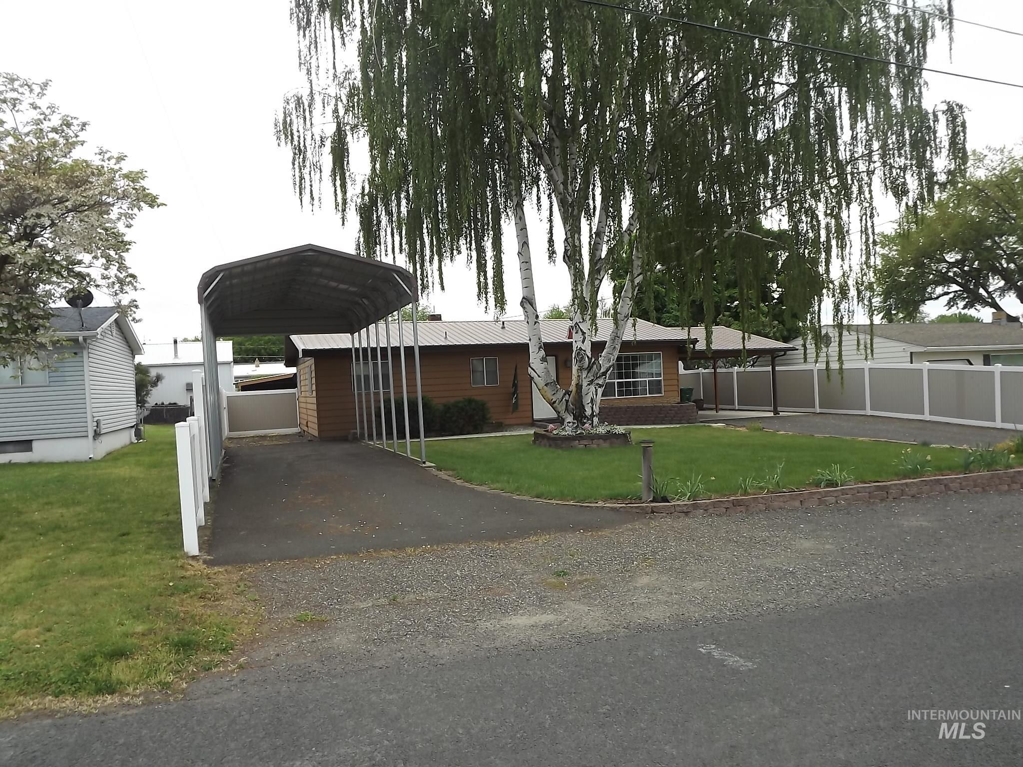 1114 Alder Avenue, Lewiston, Idaho 83501, 4 Bedrooms, 2 Bathrooms, Residential For Sale, Price $374,900,MLS 98985652
