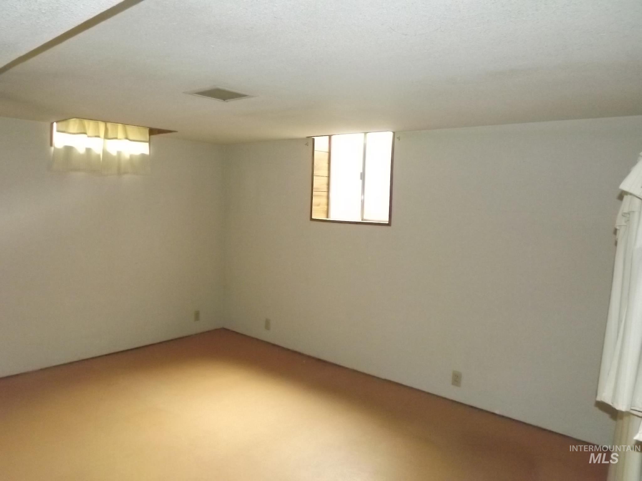 1114 Alder Avenue, Lewiston, Idaho 83501, 4 Bedrooms, 2 Bathrooms, Residential For Sale, Price $374,900,MLS 98985652