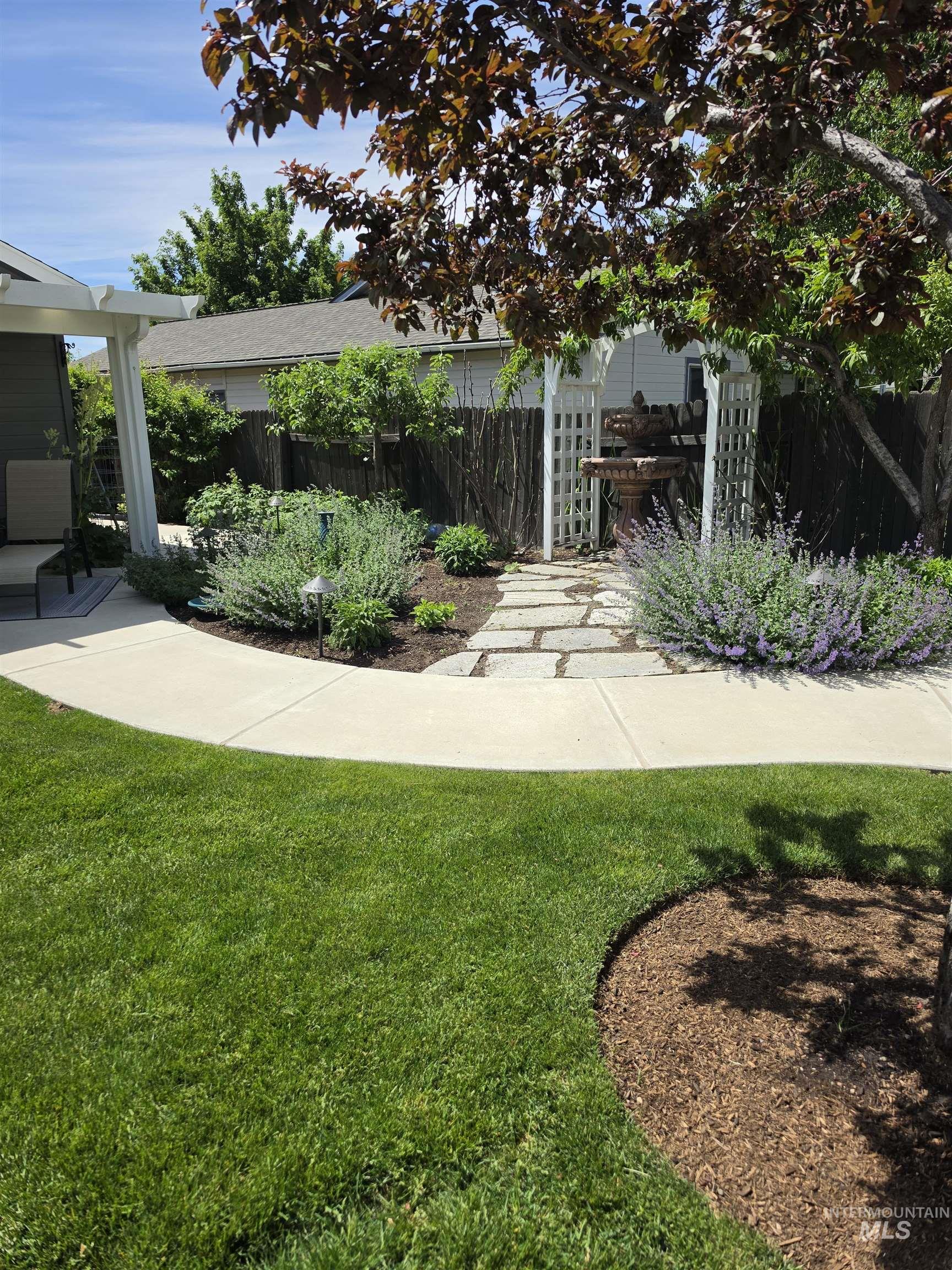 1418 E Sothesby Street, Meridian, Idaho 83642, 2 Bedrooms, 2 Bathrooms, Residential For Sale, Price $450,000,MLS 98985653