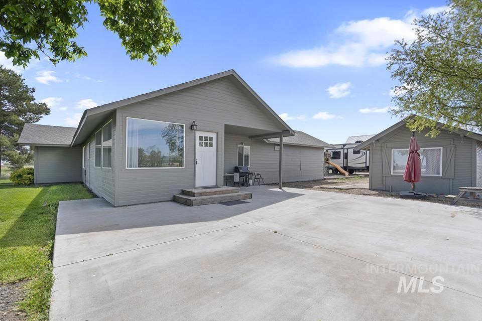 2091 SE 6TH, Fruitland, Idaho 83619, 3 Bedrooms, 2.5 Bathrooms, Residential For Sale, Price $859,000,MLS 98985654