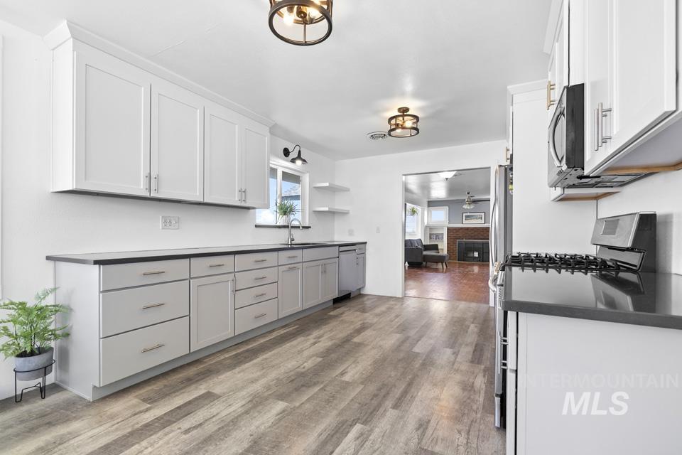 2091 SE 6TH, Fruitland, Idaho 83619, 3 Bedrooms, 2.5 Bathrooms, Residential For Sale, Price $859,000,MLS 98985654