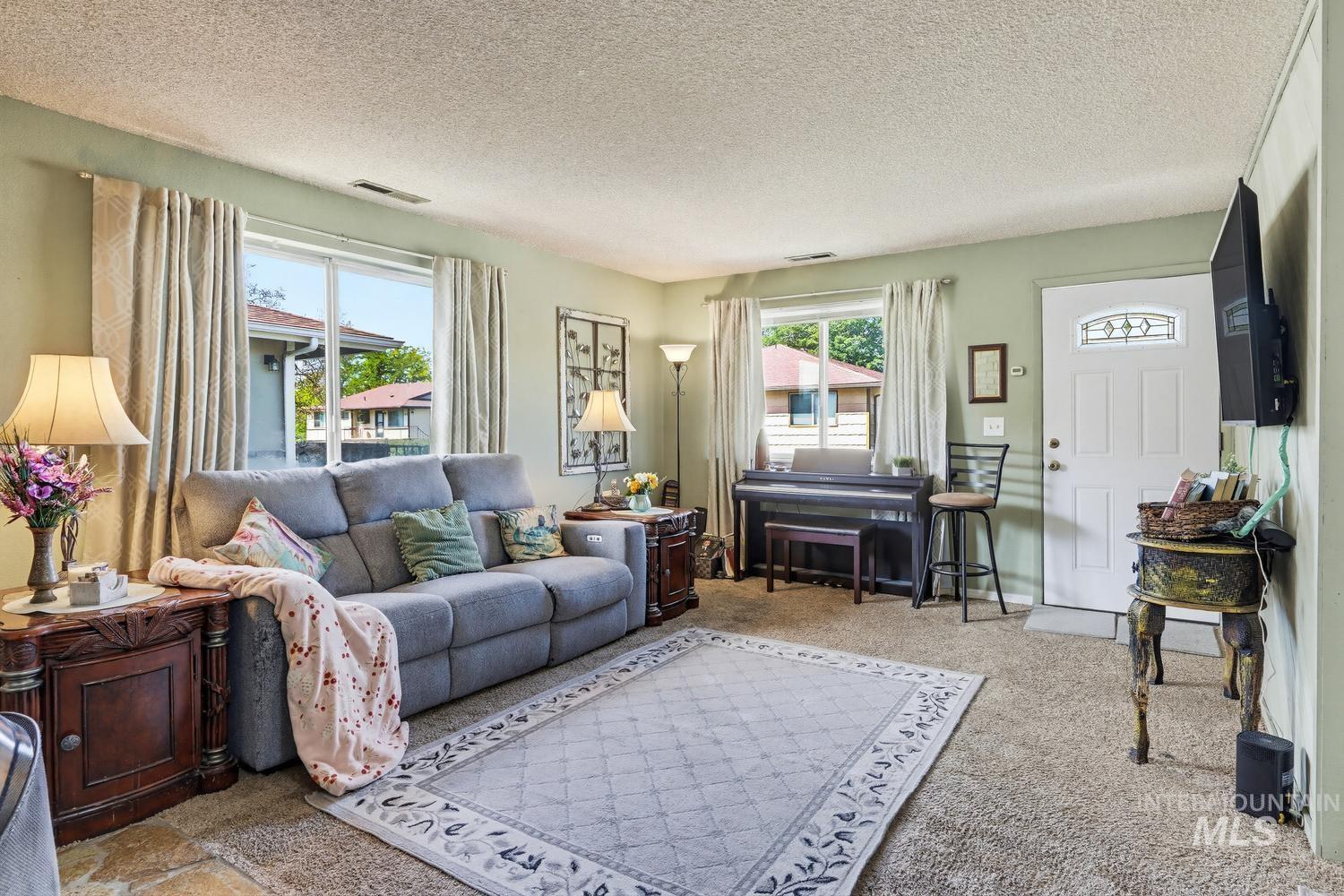 1129 S Hilton St, Boise, Idaho 83705, 2 Bedrooms, 1 Bathroom, Residential For Sale, Price $269,900,MLS 98985655