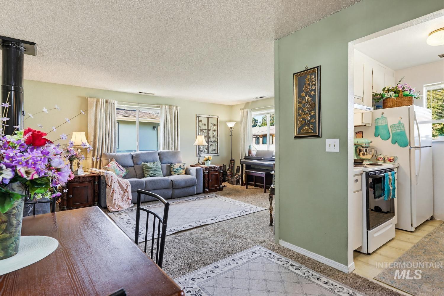 1129 S Hilton St, Boise, Idaho 83705, 2 Bedrooms, 1 Bathroom, Residential For Sale, Price $269,900,MLS 98985655