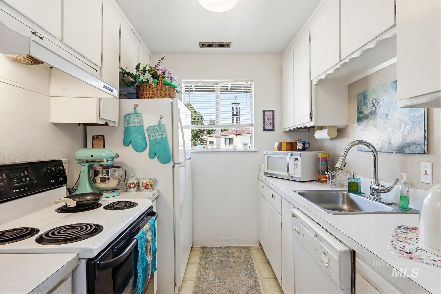 1129 S Hilton St, Boise, Idaho 83705, 2 Bedrooms, 1 Bathroom, Residential For Sale, Price $269,900,MLS 98985655