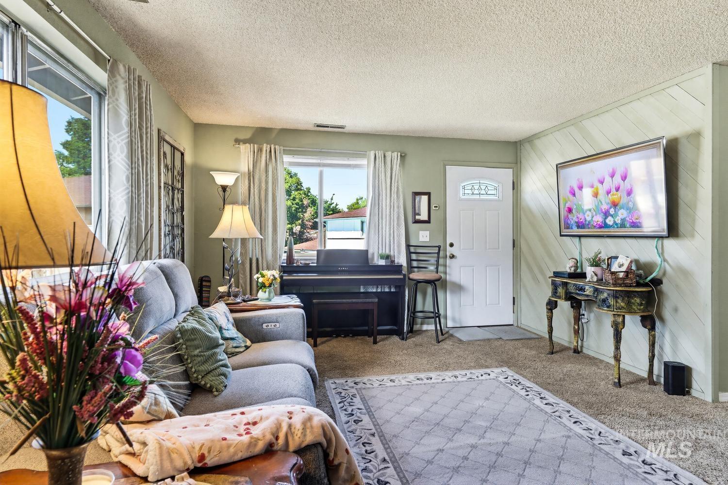 1129 S Hilton St, Boise, Idaho 83705, 2 Bedrooms, 1 Bathroom, Residential For Sale, Price $269,900,MLS 98985655