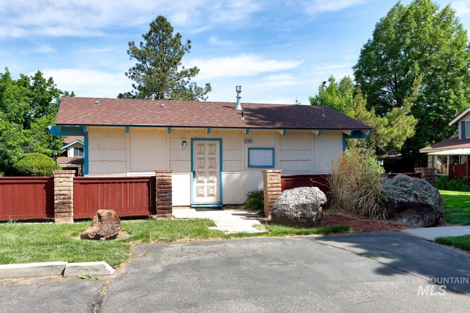 1129 S Hilton St, Boise, Idaho 83705, 2 Bedrooms, 1 Bathroom, Residential For Sale, Price $269,900,MLS 98985655