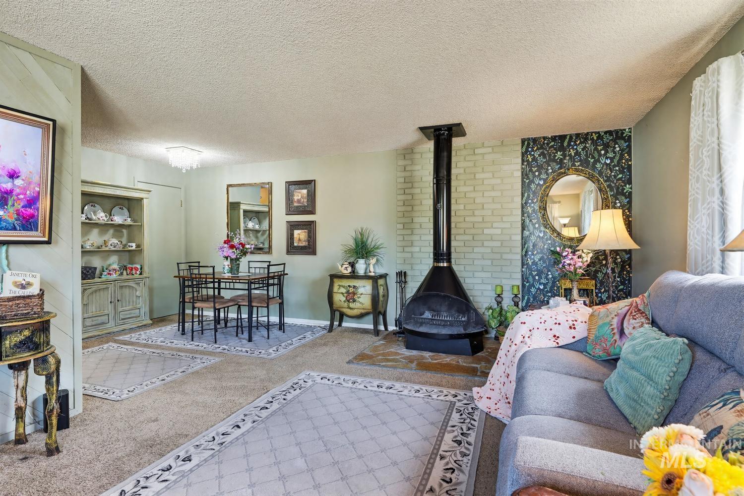 1129 S Hilton St, Boise, Idaho 83705, 2 Bedrooms, 1 Bathroom, Residential For Sale, Price $269,900,MLS 98985655