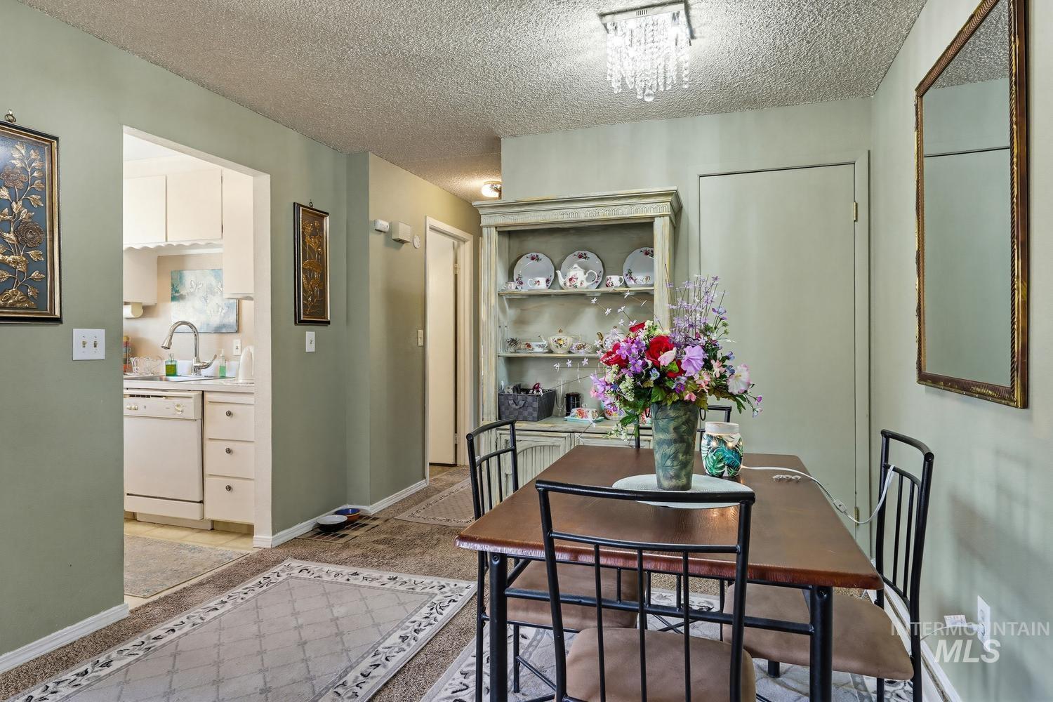 1129 S Hilton St, Boise, Idaho 83705, 2 Bedrooms, 1 Bathroom, Residential For Sale, Price $269,900,MLS 98985655