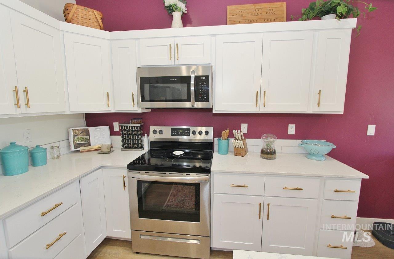 107 N Trifecta Lane, Nampa, Idaho 83651, 3 Bedrooms, 3 Bathrooms, Residential For Sale, Price $350,000,MLS 98985656