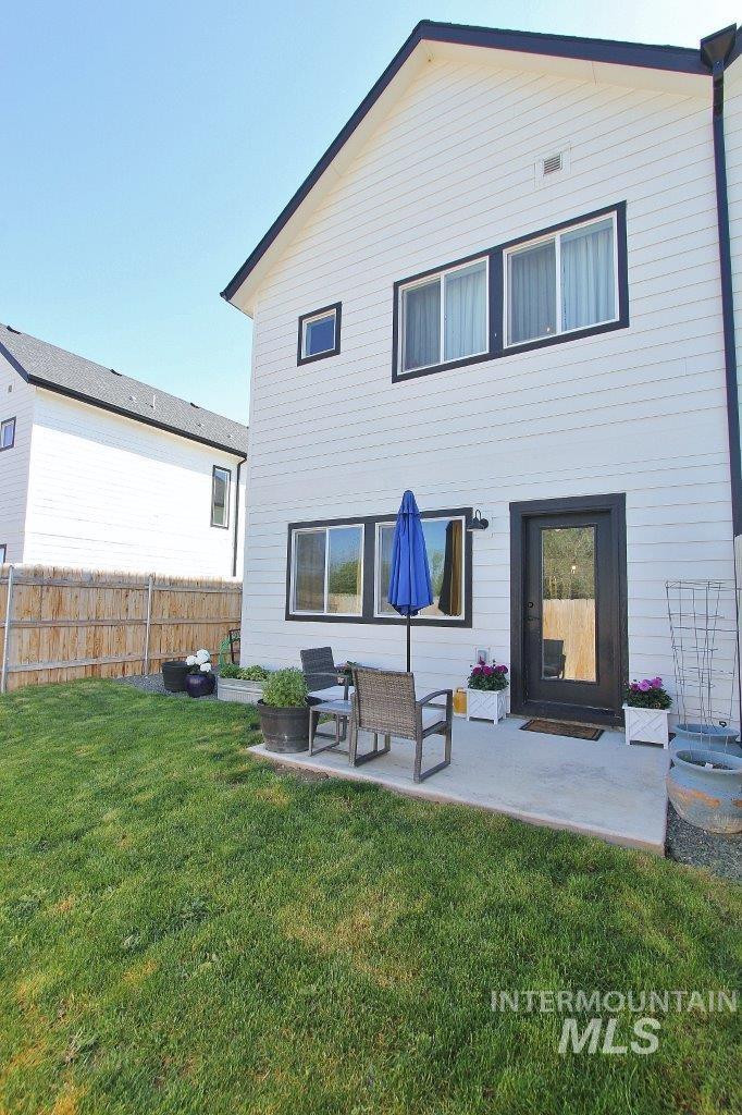 107 N Trifecta Lane, Nampa, Idaho 83651, 3 Bedrooms, 3 Bathrooms, Residential For Sale, Price $350,000,MLS 98985656