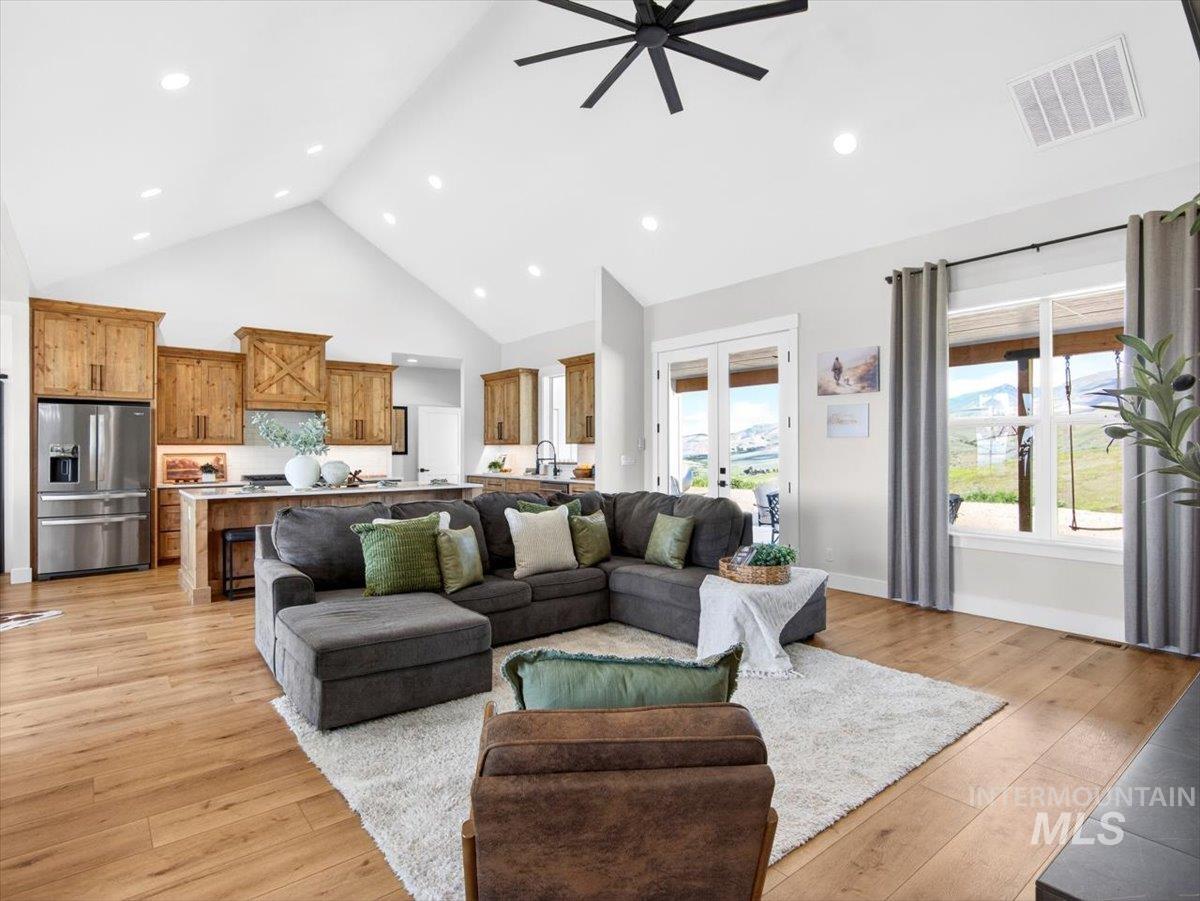 5251 Hidden Hollow Lane, Emmett, Idaho 83617, 4 Bedrooms, 4 Bathrooms, Residential For Sale, Price $1,699,900,MLS 98985657
