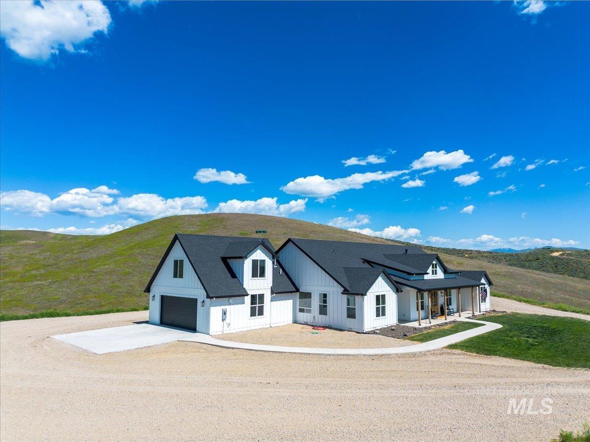 5251 Hidden Hollow Lane, Emmett, Idaho 83617, 4 Bedrooms, 4 Bathrooms, Residential For Sale, Price $1,699,900,MLS 98985657