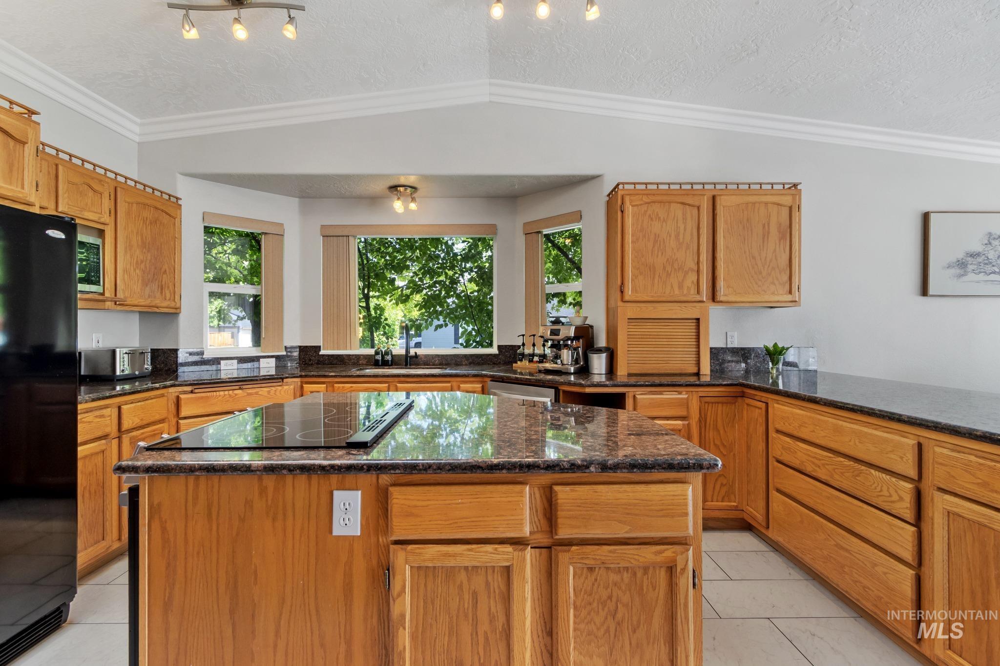 1720 N Aronmink, Meridian, Idaho 83646, 5 Bedrooms, 3 Bathrooms, Residential For Sale, Price $619,900,MLS 98985658