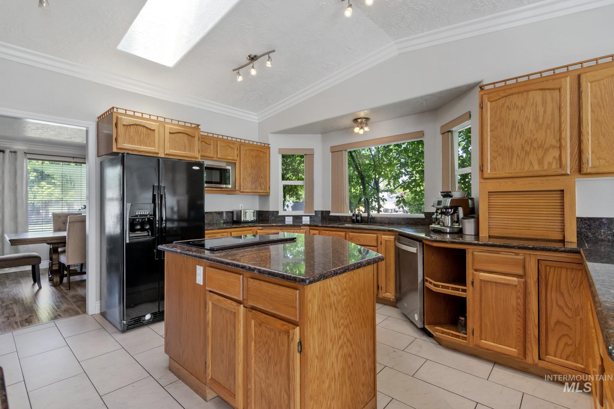 1720 N Aronmink, Meridian, Idaho 83646, 5 Bedrooms, 3 Bathrooms, Residential For Sale, Price $619,900,MLS 98985658