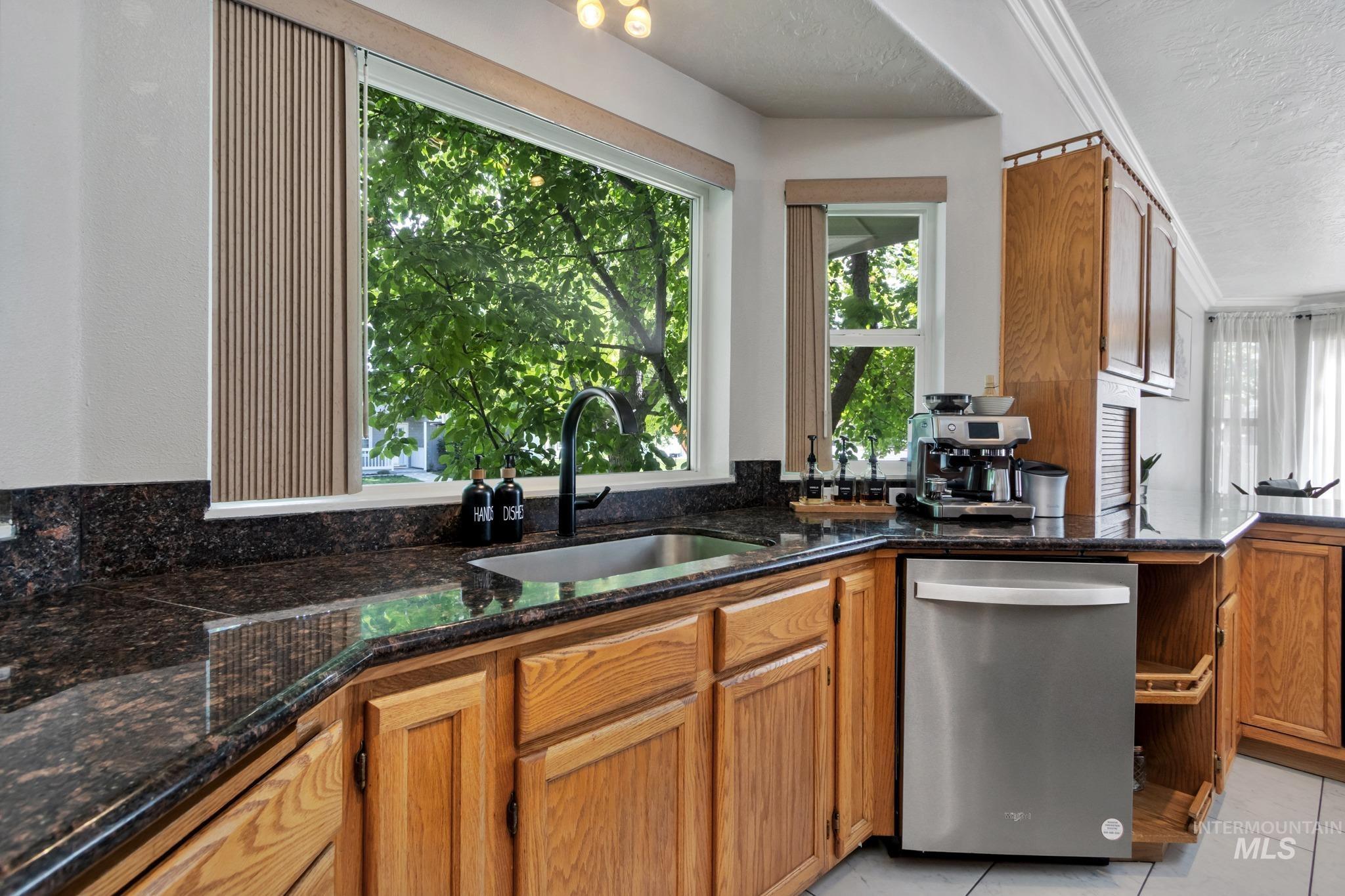 1720 N Aronmink, Meridian, Idaho 83646, 5 Bedrooms, 3 Bathrooms, Residential For Sale, Price $619,900,MLS 98985658