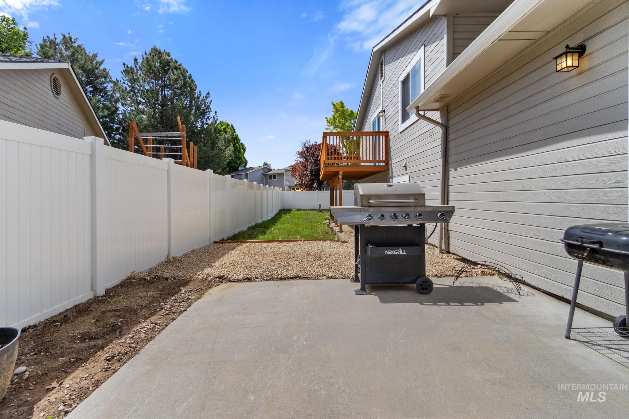 1720 N Aronmink, Meridian, Idaho 83646, 5 Bedrooms, 3 Bathrooms, Residential For Sale, Price $619,900,MLS 98985658