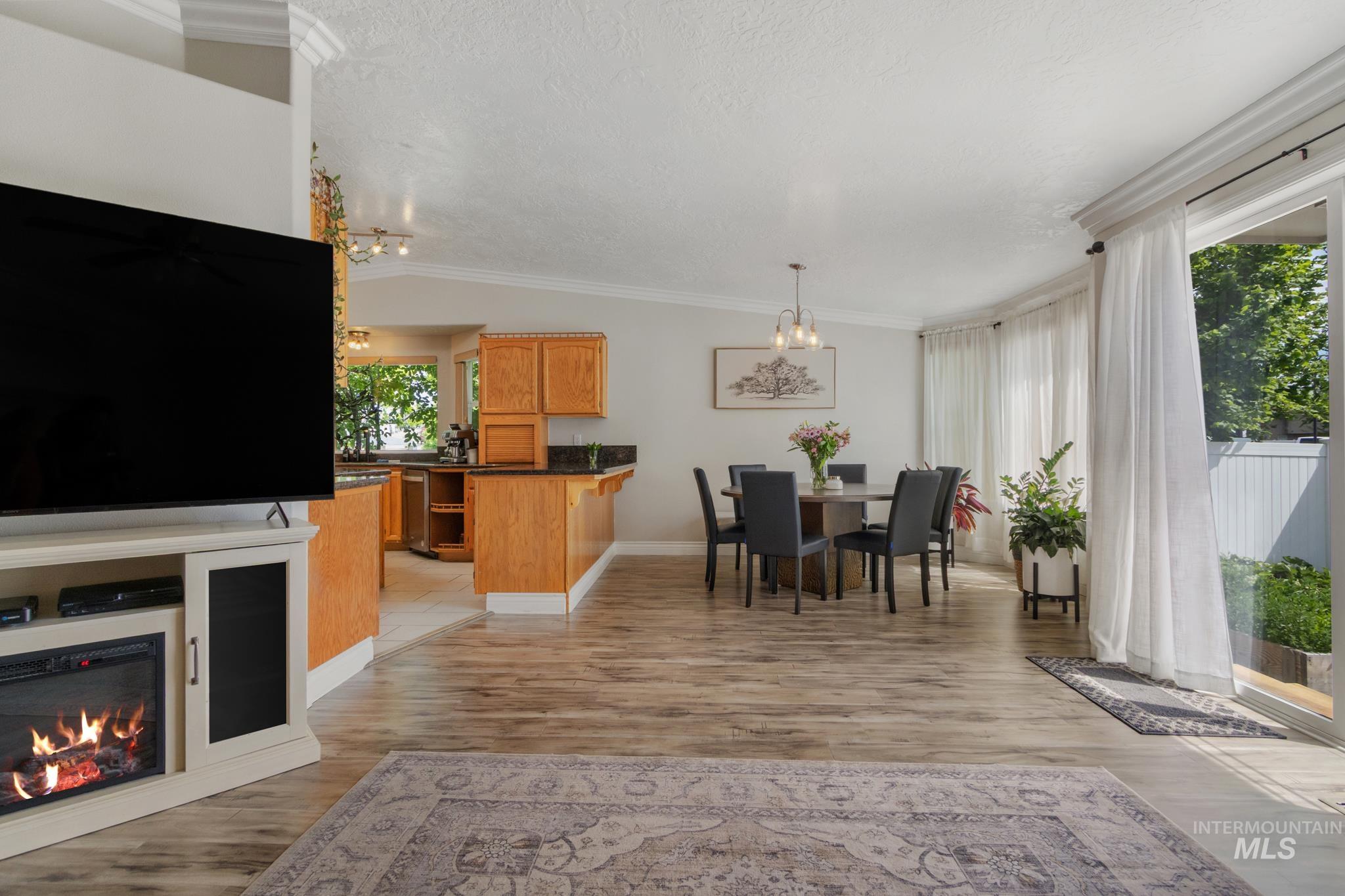 1720 N Aronmink, Meridian, Idaho 83646, 5 Bedrooms, 3 Bathrooms, Residential For Sale, Price $619,900,MLS 98985658