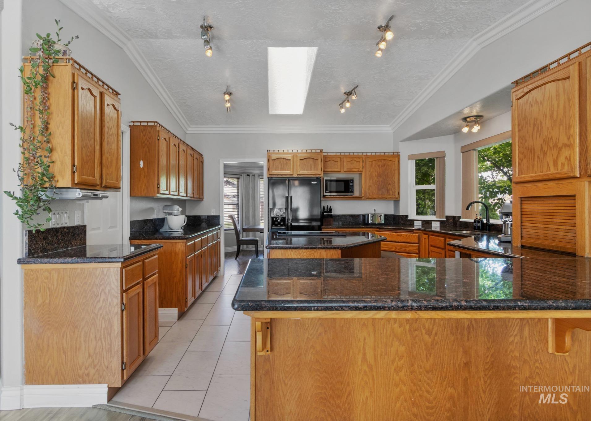 1720 N Aronmink, Meridian, Idaho 83646, 5 Bedrooms, 3 Bathrooms, Residential For Sale, Price $619,900,MLS 98985658