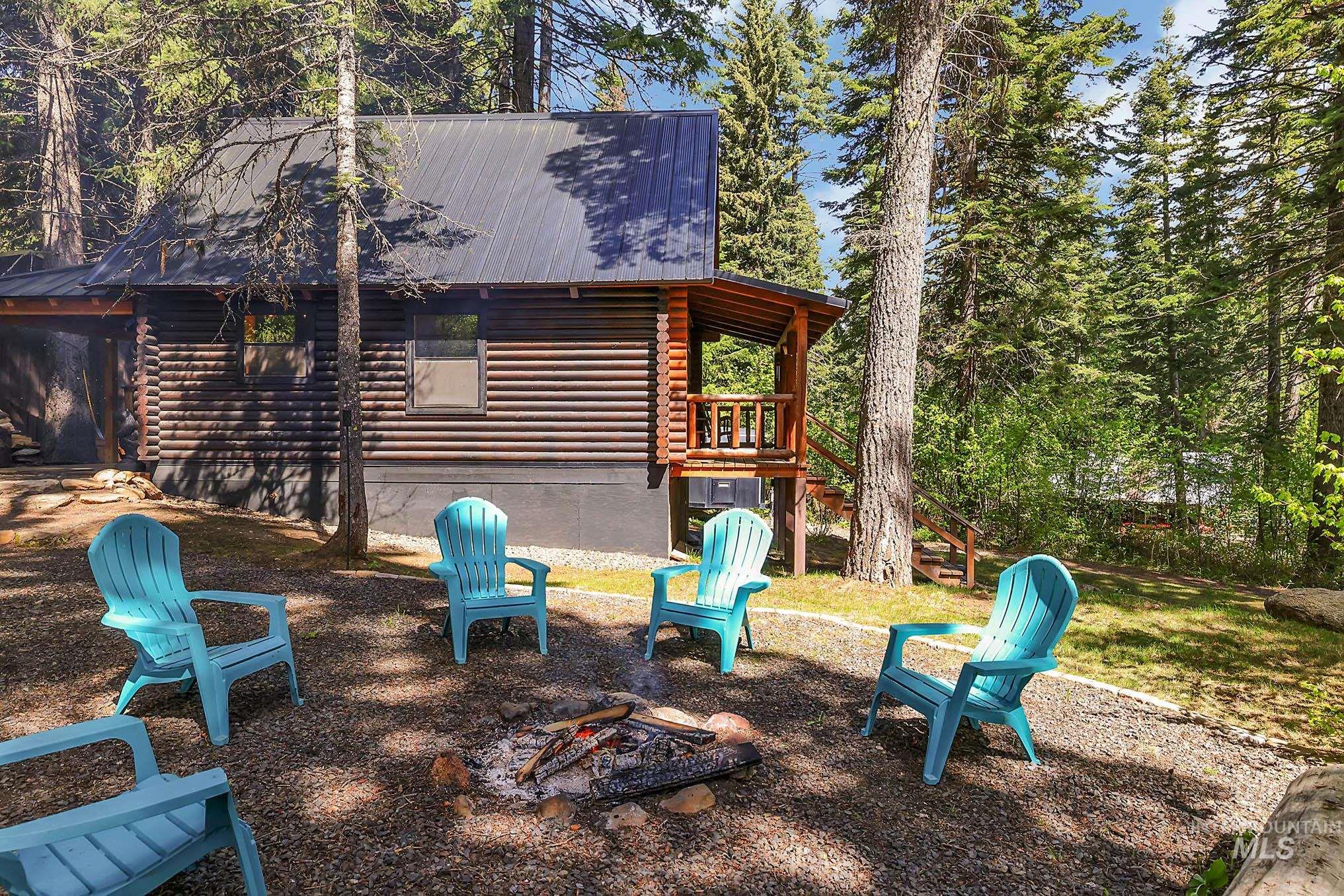 1221 Fox Rd., Cascade, Idaho 83611, 2 Bedrooms, 1 Bathroom, Residential For Sale, Price $399,900,MLS 98985660