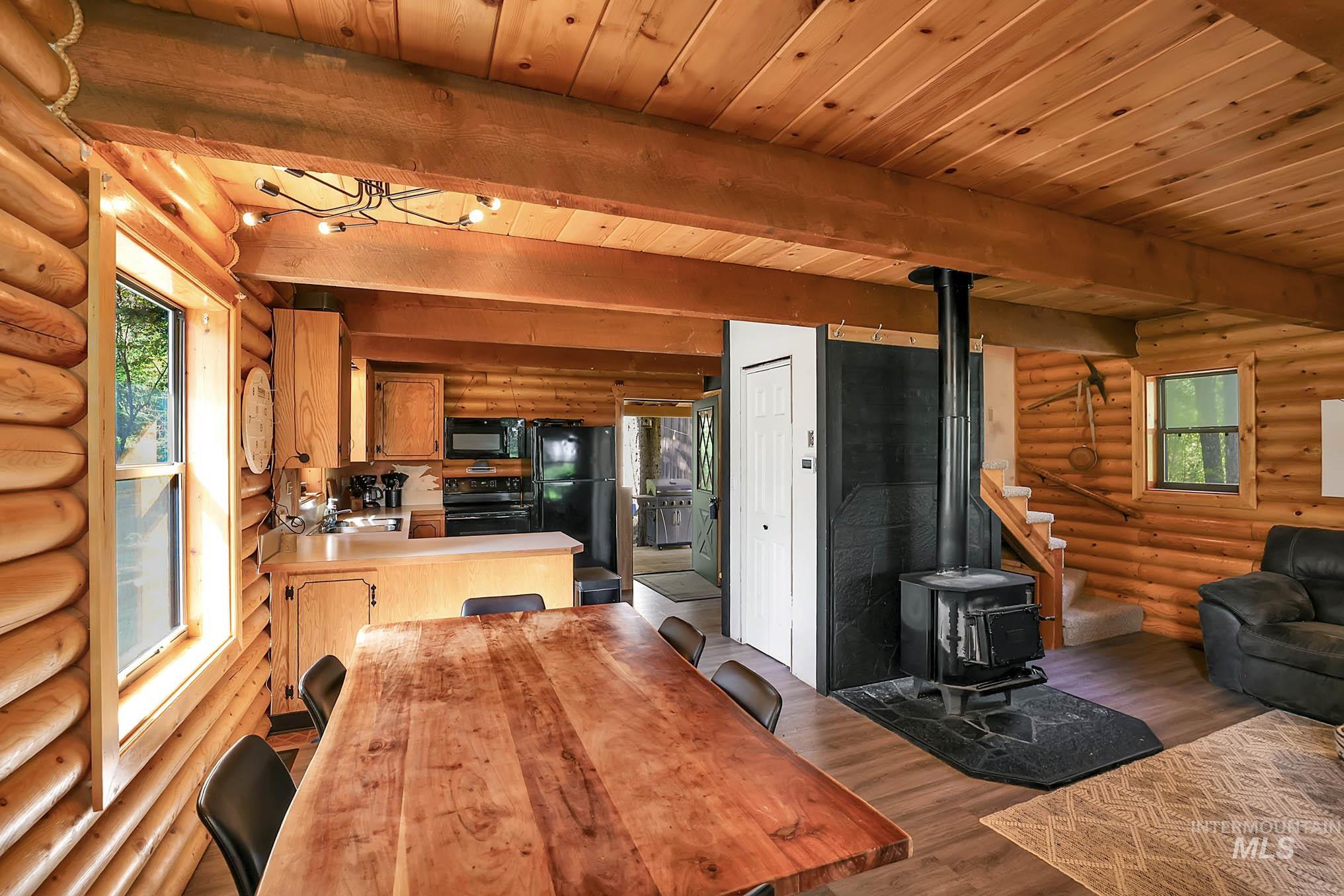 1221 Fox Rd., Cascade, Idaho 83611, 2 Bedrooms, 1 Bathroom, Residential For Sale, Price $399,900,MLS 98985660