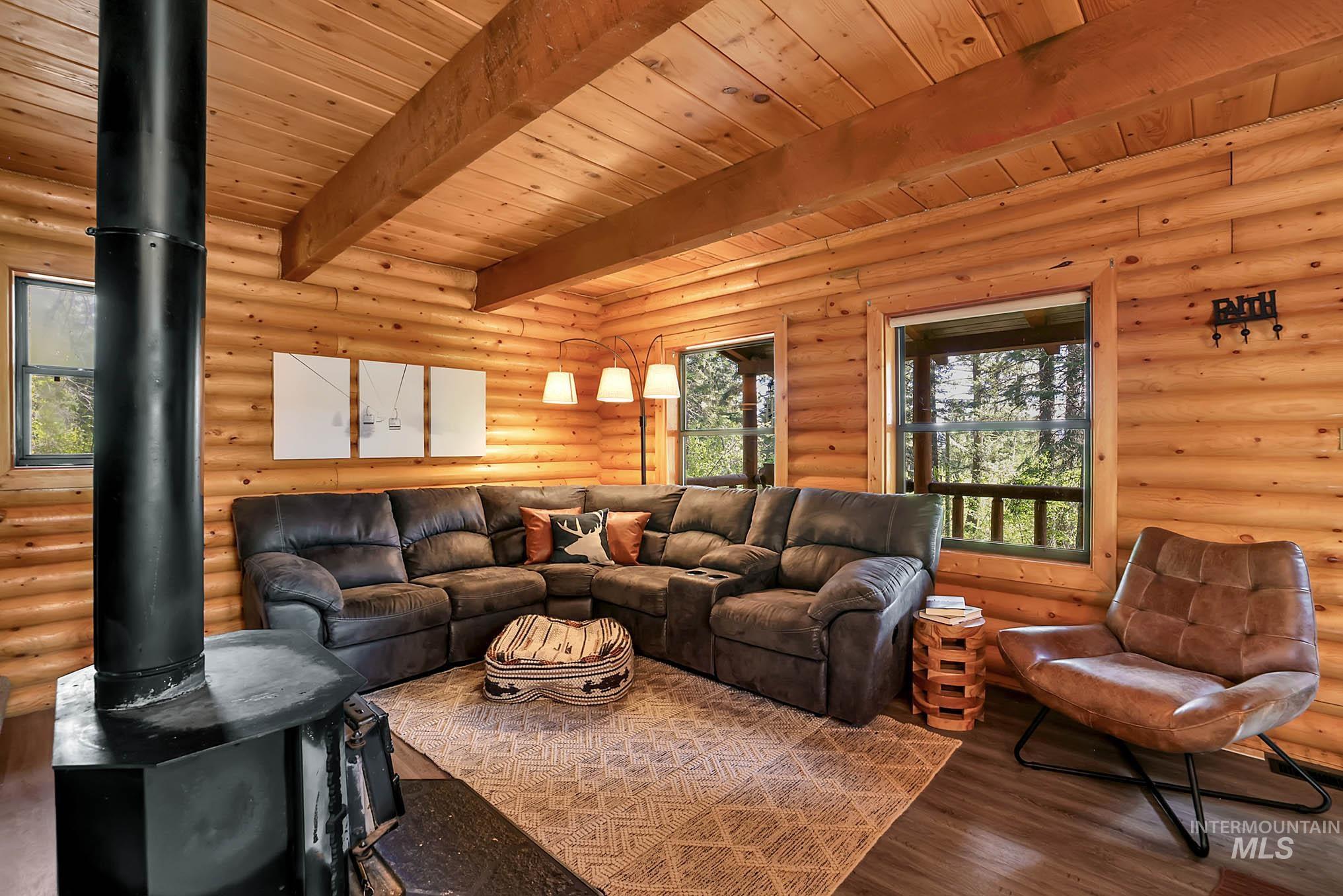 1221 Fox Rd., Cascade, Idaho 83611, 2 Bedrooms, 1 Bathroom, Residential For Sale, Price $399,900,MLS 98985660