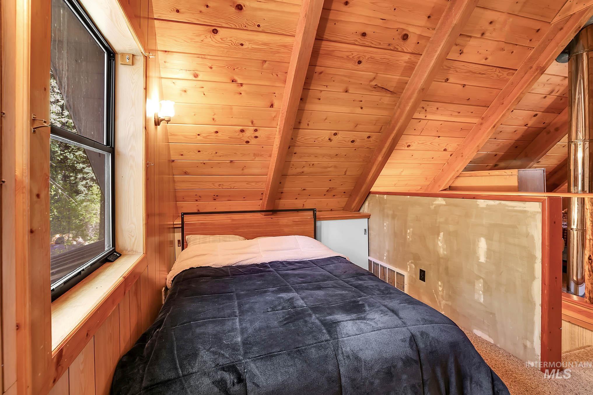 1221 Fox Rd., Cascade, Idaho 83611, 2 Bedrooms, 1 Bathroom, Residential For Sale, Price $399,900,MLS 98985660