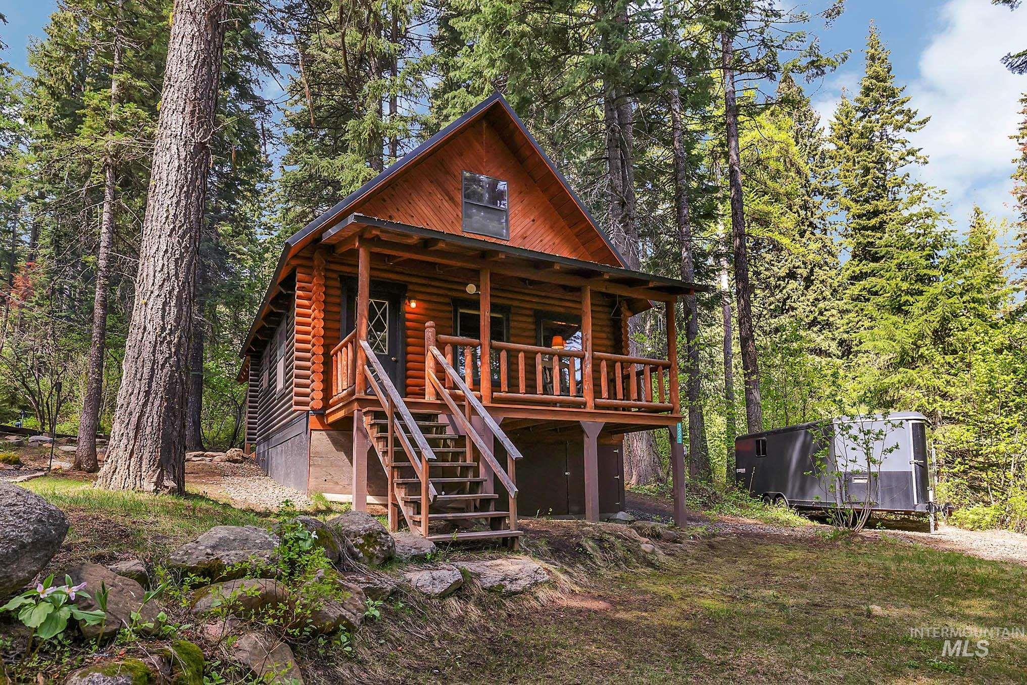 1221 Fox Rd., Cascade, Idaho 83611, 2 Bedrooms, 1 Bathroom, Residential For Sale, Price $399,900,MLS 98985660