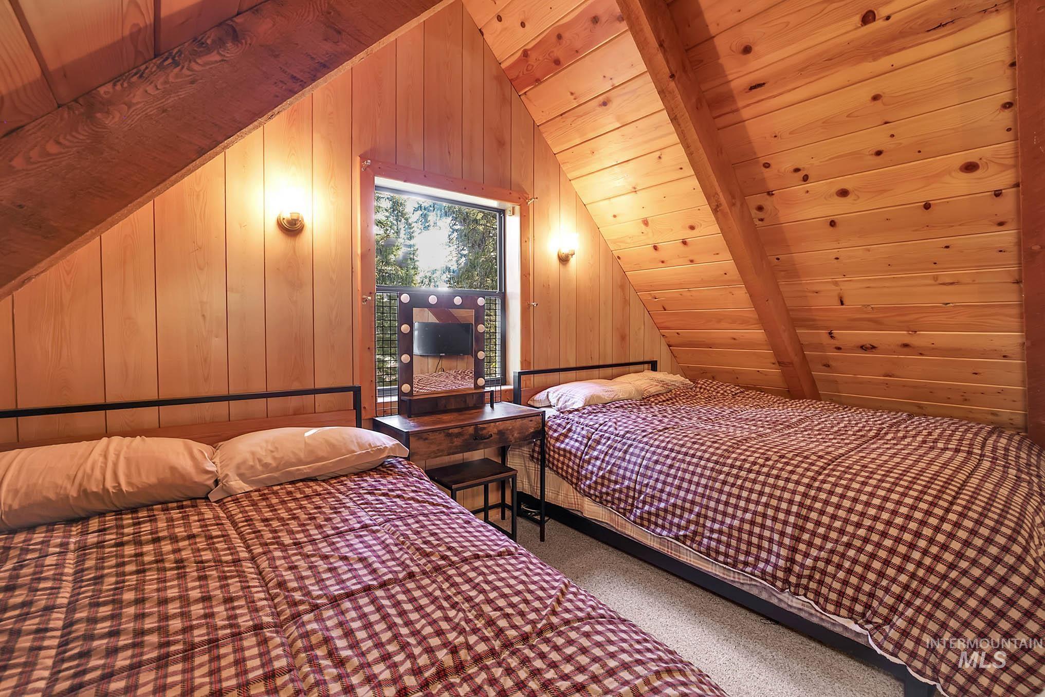 1221 Fox Rd., Cascade, Idaho 83611, 2 Bedrooms, 1 Bathroom, Residential For Sale, Price $399,900,MLS 98985660