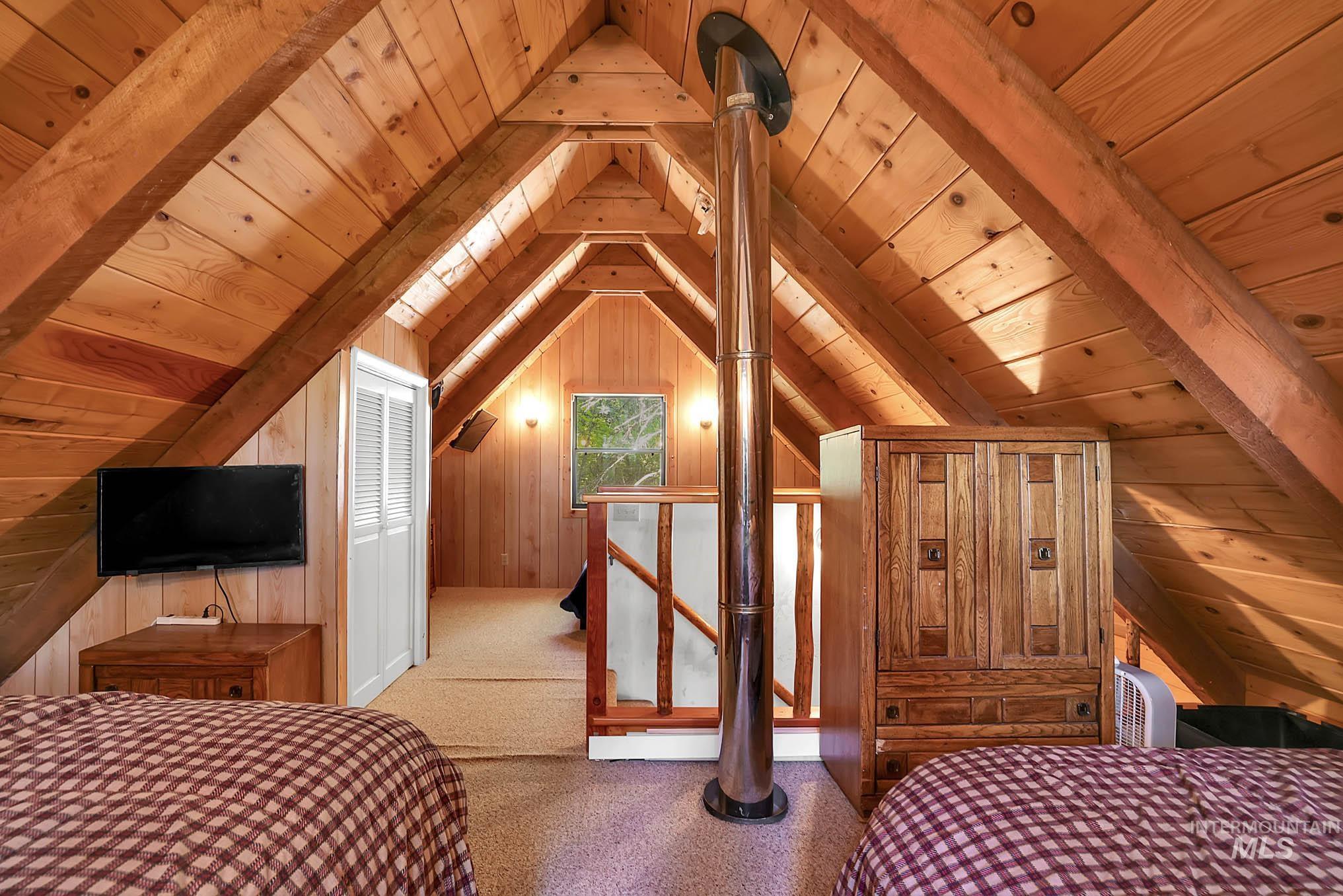 1221 Fox Rd., Cascade, Idaho 83611, 2 Bedrooms, 1 Bathroom, Residential For Sale, Price $399,900,MLS 98985660