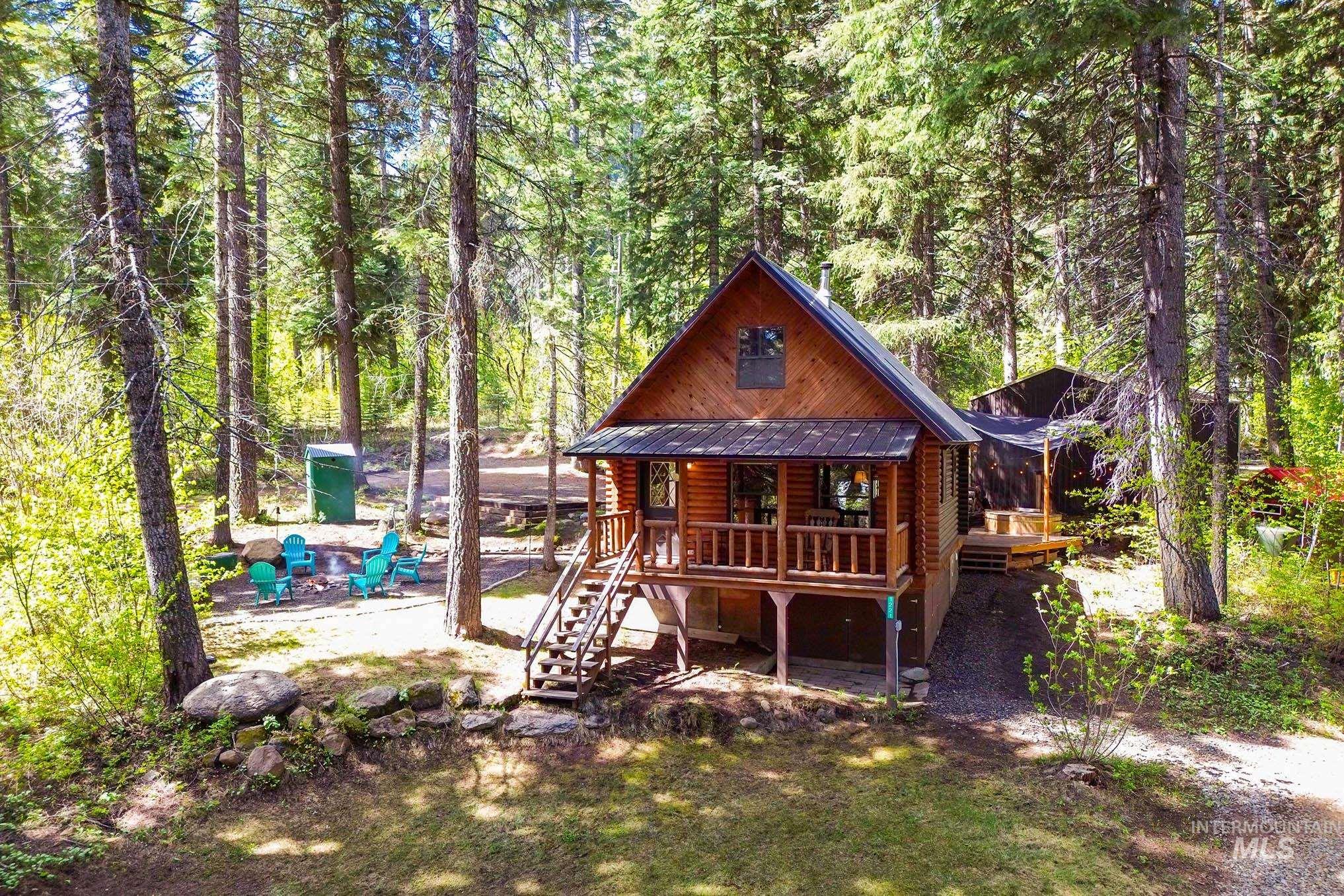 1221 Fox Rd., Cascade, Idaho 83611, 2 Bedrooms, 1 Bathroom, Residential For Sale, Price $399,900,MLS 98985660