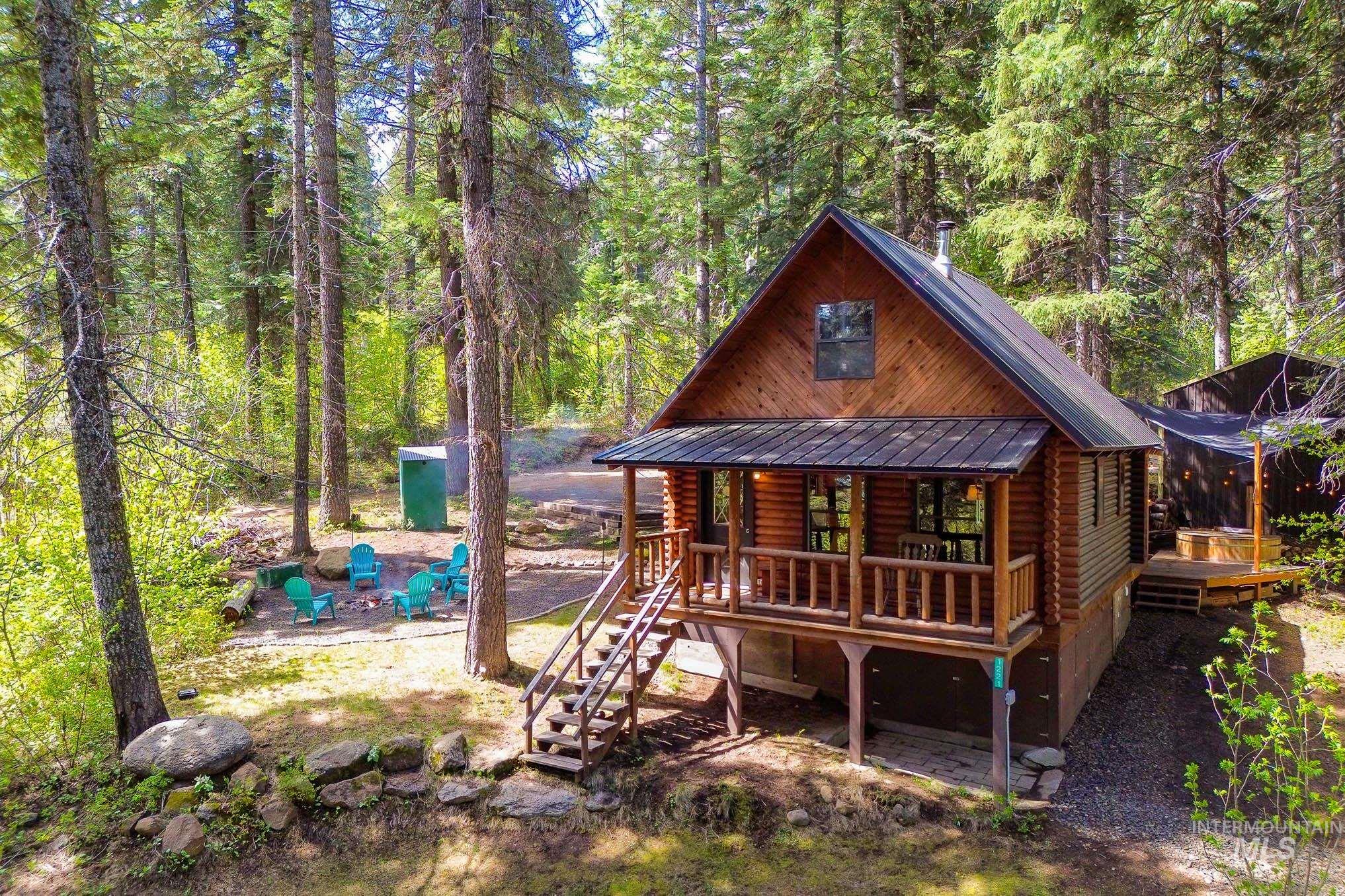 1221 Fox Rd., Cascade, Idaho 83611, 2 Bedrooms, 1 Bathroom, Residential For Sale, Price $399,900,MLS 98985660