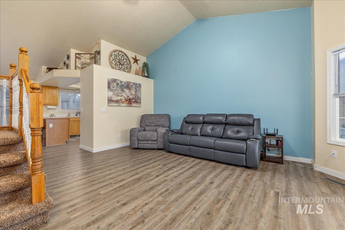 413 Summer Ct, Nampa, Idaho 83686, 4 Bedrooms, 2.5 Bathrooms, Residential For Sale, Price $415,000,MLS 98985662