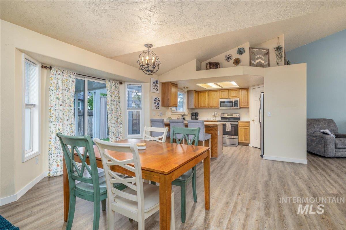 413 Summer Ct, Nampa, Idaho 83686, 4 Bedrooms, 2.5 Bathrooms, Residential For Sale, Price $415,000,MLS 98985662