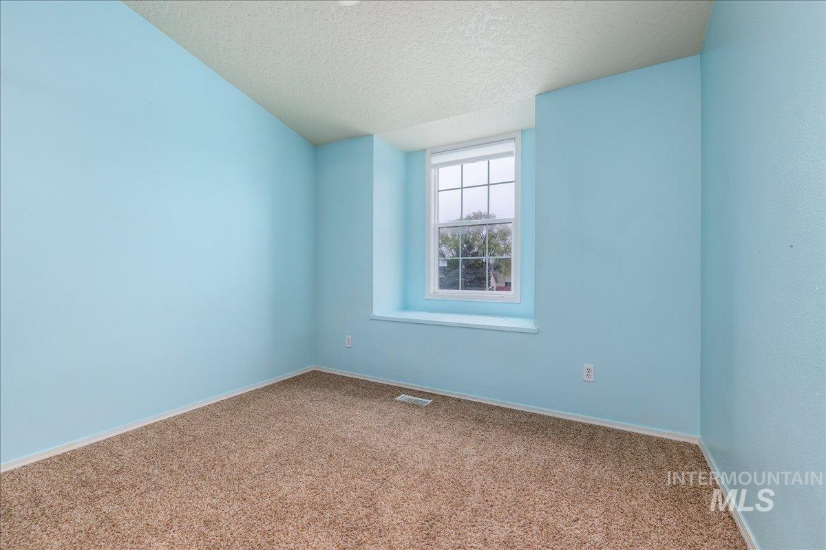 413 Summer Ct, Nampa, Idaho 83686, 4 Bedrooms, 2.5 Bathrooms, Residential For Sale, Price $415,000,MLS 98985662