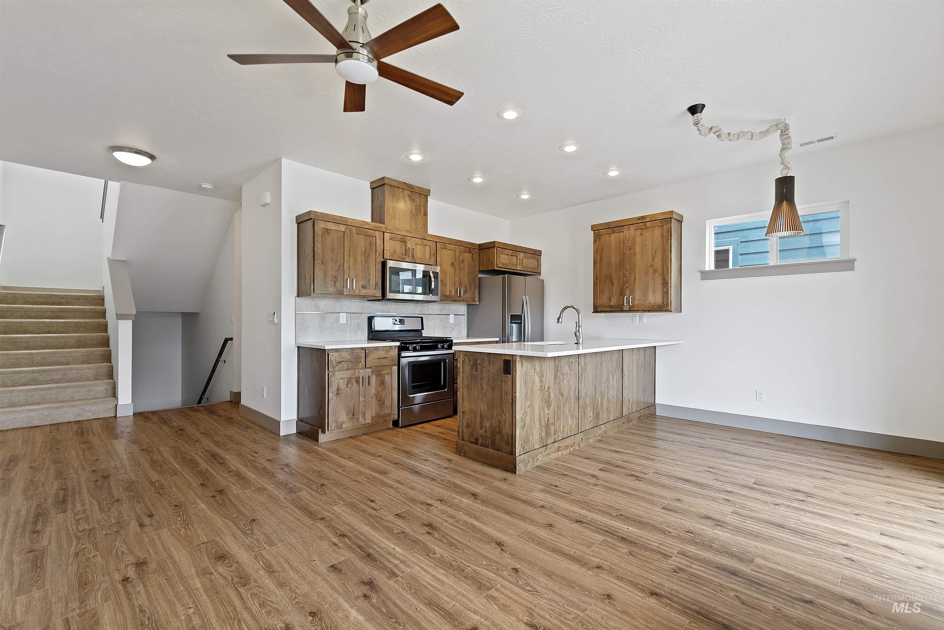 4068 N Adams, Garden City, Idaho 83714, 3 Bedrooms, 2.5 Bathrooms, Residential For Sale, Price $525,000,MLS 98985664