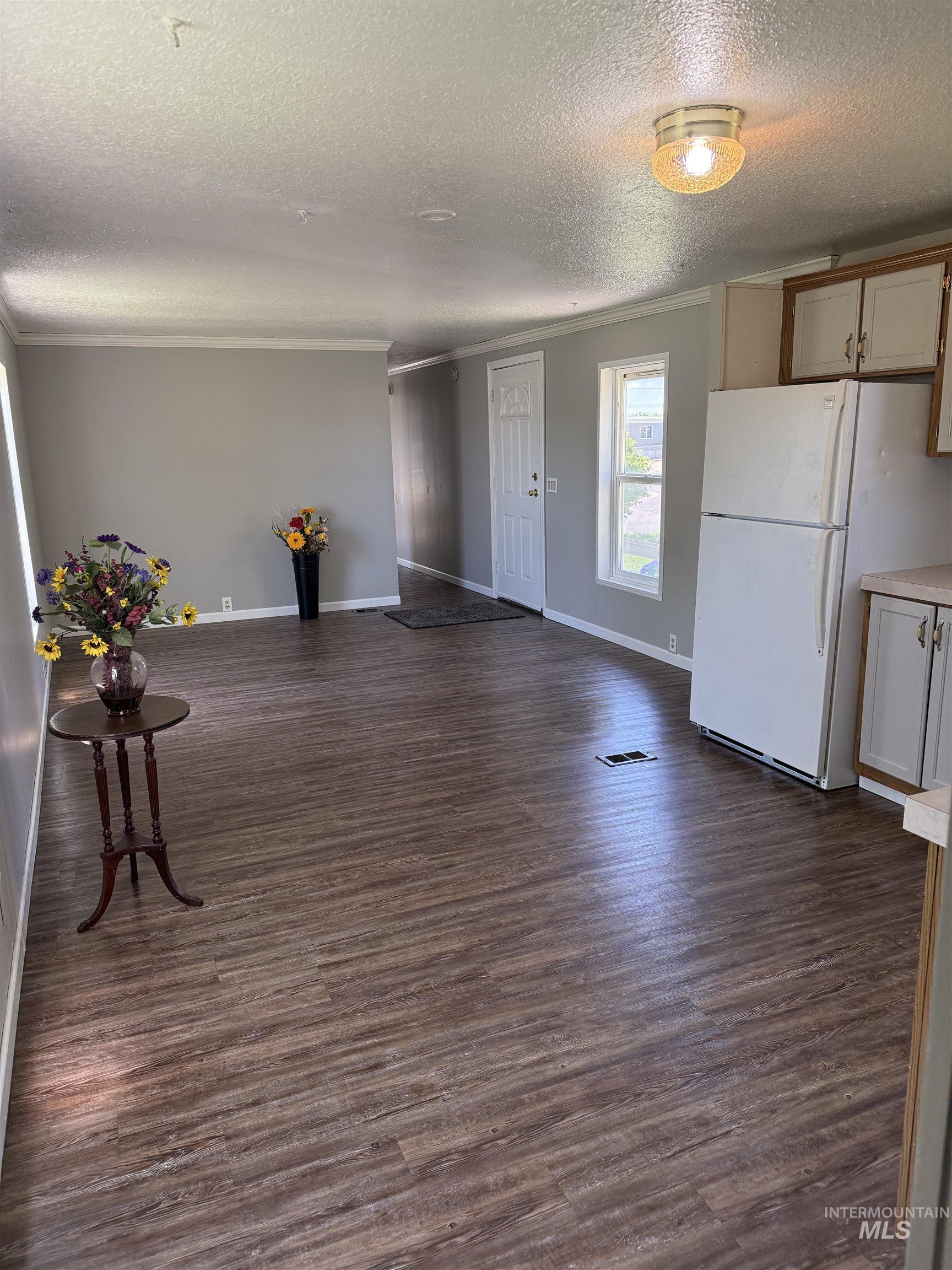5016 E. Ustick, Caldwell, Idaho 83605, 3 Bedrooms, 1 Bathroom, Residential For Sale, Price $94,900,MLS 98985666