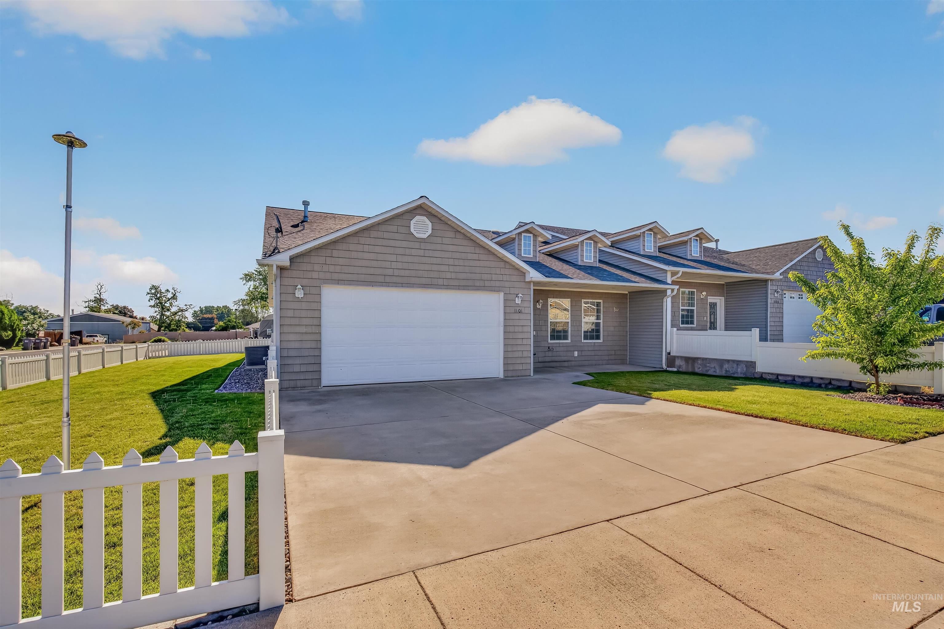 1101 Liberty Circle, Clarkston, Washington 99403, 3 Bedrooms, 2 Bathrooms, Residential For Sale, Price $389,500,MLS 98985668