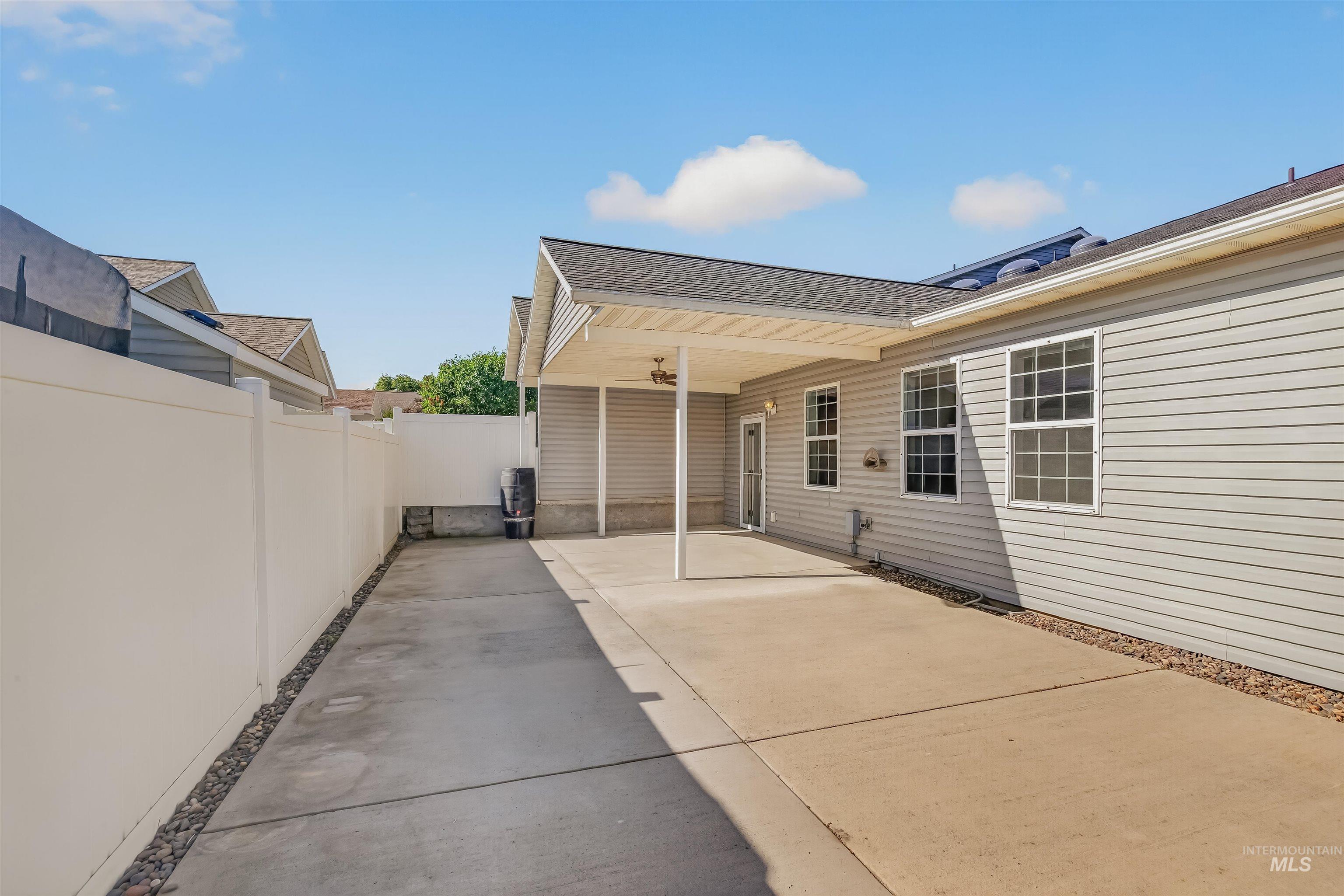 1101 Liberty Circle, Clarkston, Washington 99403, 3 Bedrooms, 2 Bathrooms, Residential For Sale, Price $389,500,MLS 98985668