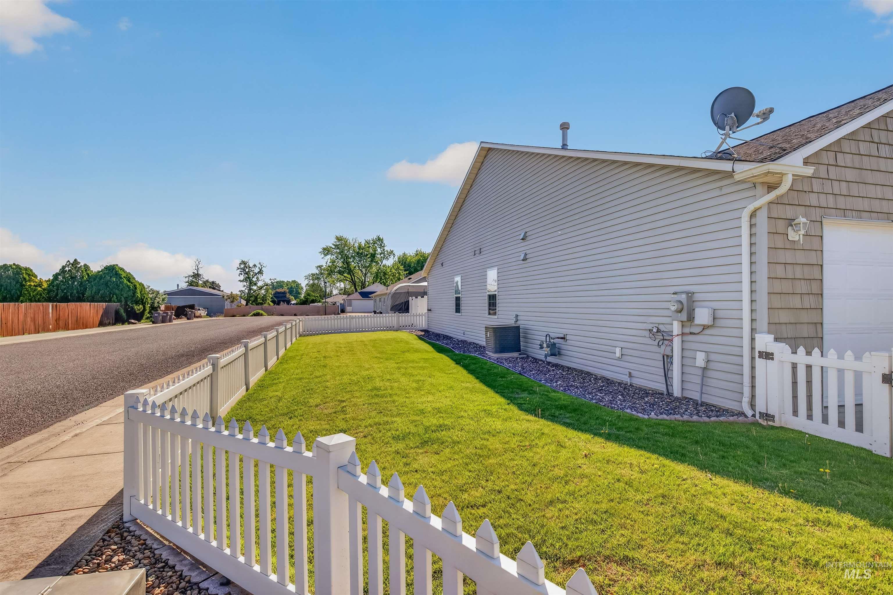 1101 Liberty Circle, Clarkston, Washington 99403, 3 Bedrooms, 2 Bathrooms, Residential For Sale, Price $389,500, 98985668