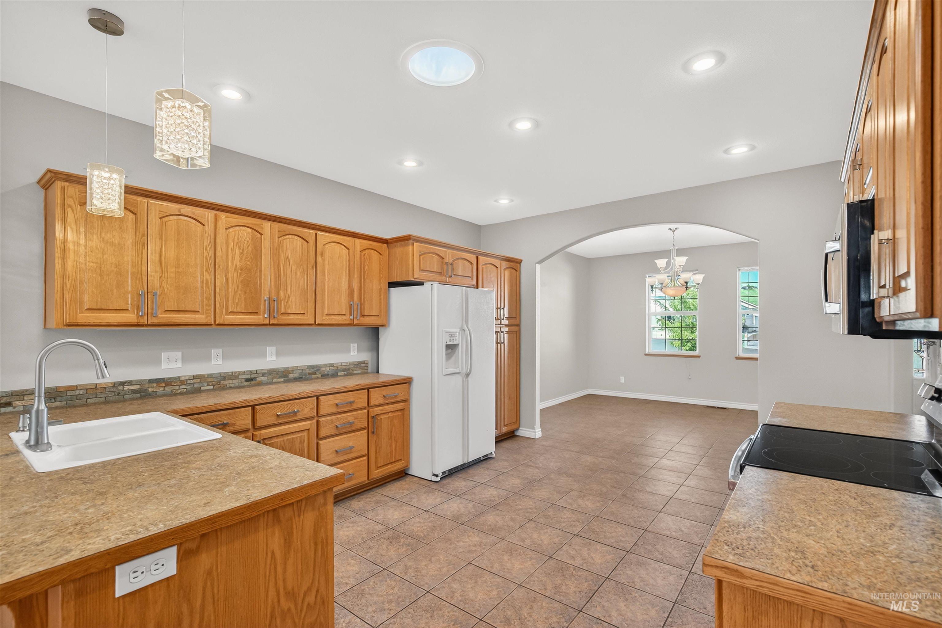 1101 Liberty Circle, Clarkston, Washington 99403, 3 Bedrooms, 2 Bathrooms, Residential For Sale, Price $389,500,MLS 98985668