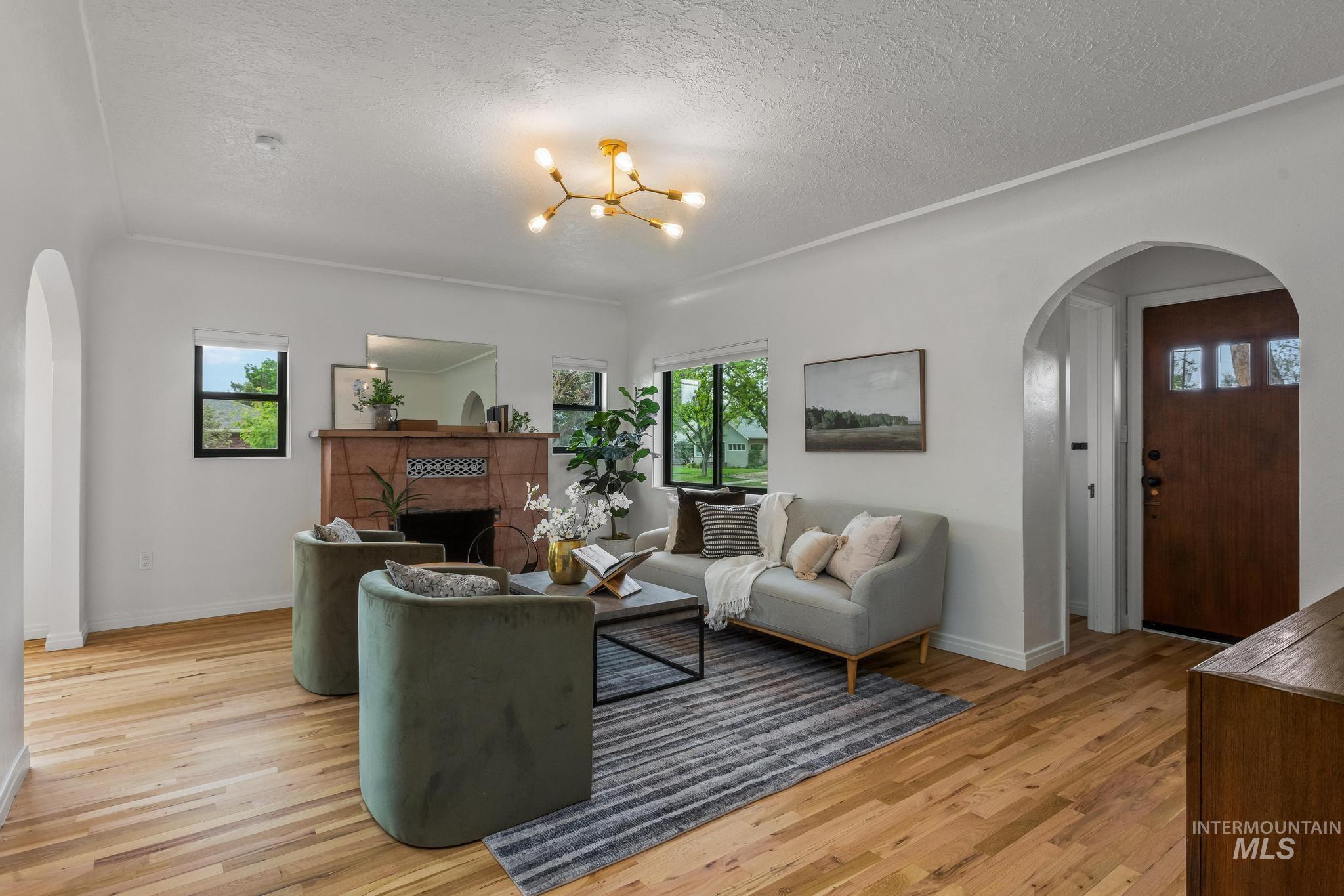 2521 W Bannock St, Boise, Idaho 83702, 3 Bedrooms, 2 Bathrooms, Residential For Sale, Price $750,000,MLS 98985669