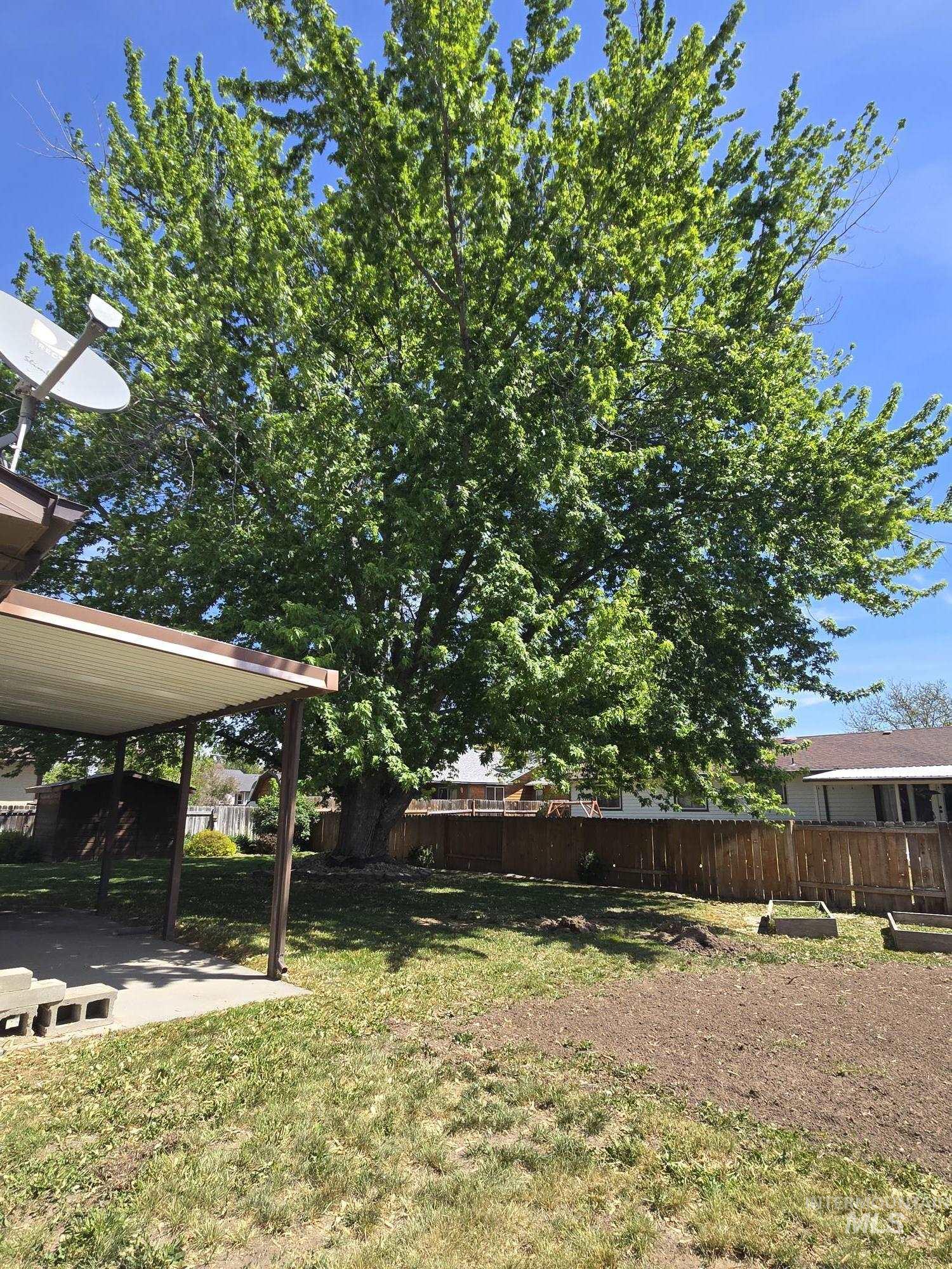 994 N 13th E, Mountain Home, Idaho 83647, 3 Bedrooms, 2 Bathrooms, Residential For Sale, Price $330,000,MLS 98985670