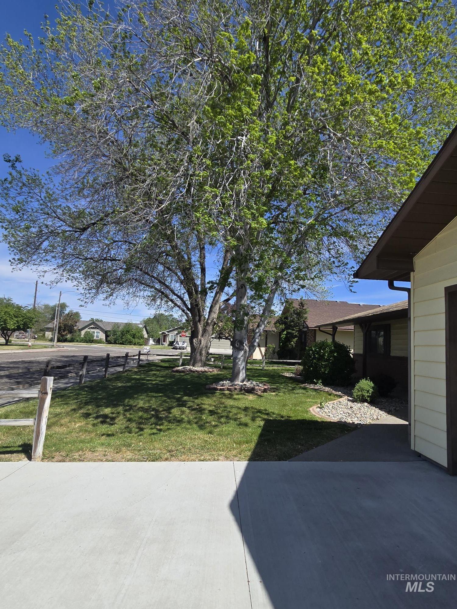 994 N 13th E, Mountain Home, Idaho 83647, 3 Bedrooms, 2 Bathrooms, Residential For Sale, Price $330,000,MLS 98985670