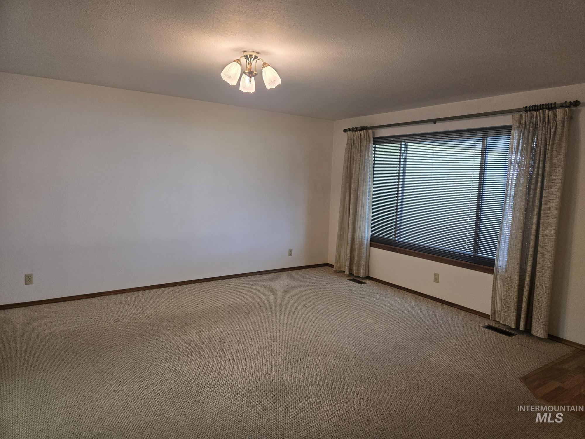 994 N 13th E, Mountain Home, Idaho 83647, 3 Bedrooms, 2 Bathrooms, Residential For Sale, Price $330,000,MLS 98985670